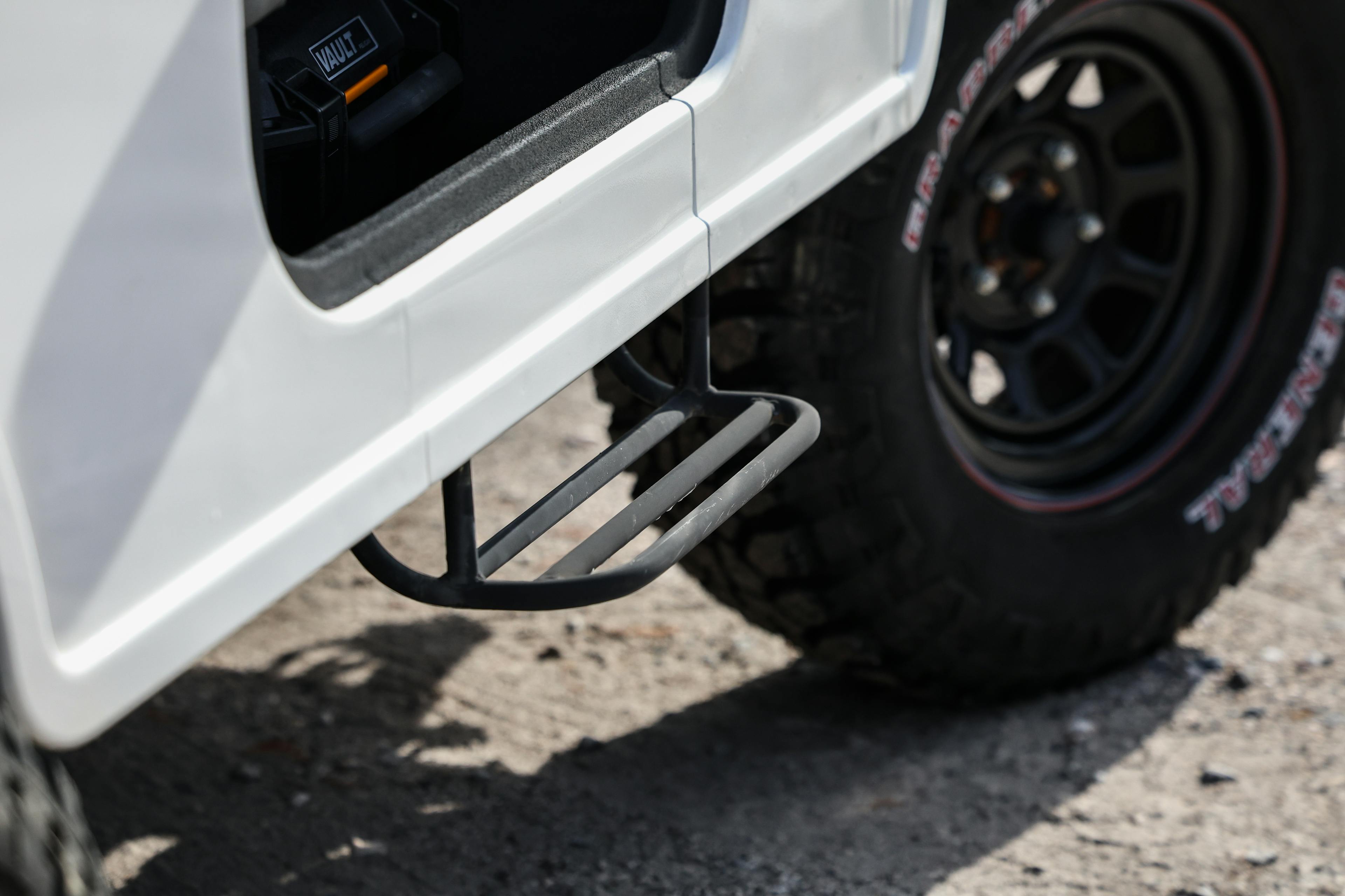 2018 Mahindra Roxor LE passenger step