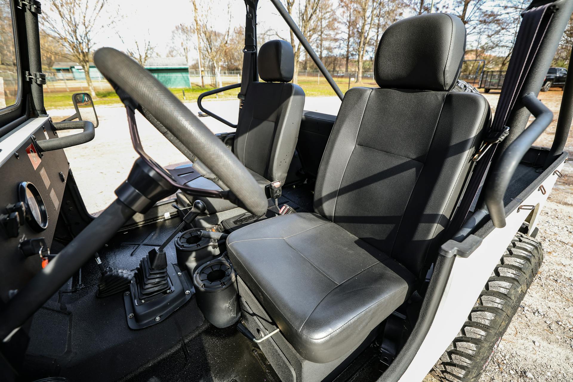 2018 Mahindra Roxor LE front seats driver side