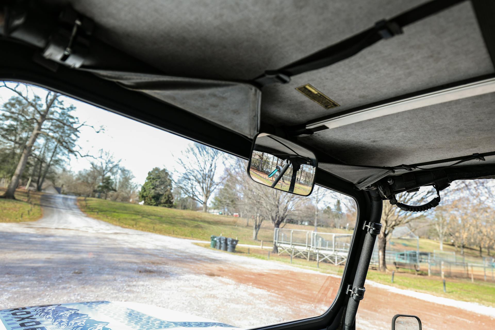 2018 Mahindra Roxor LE rearview mirror