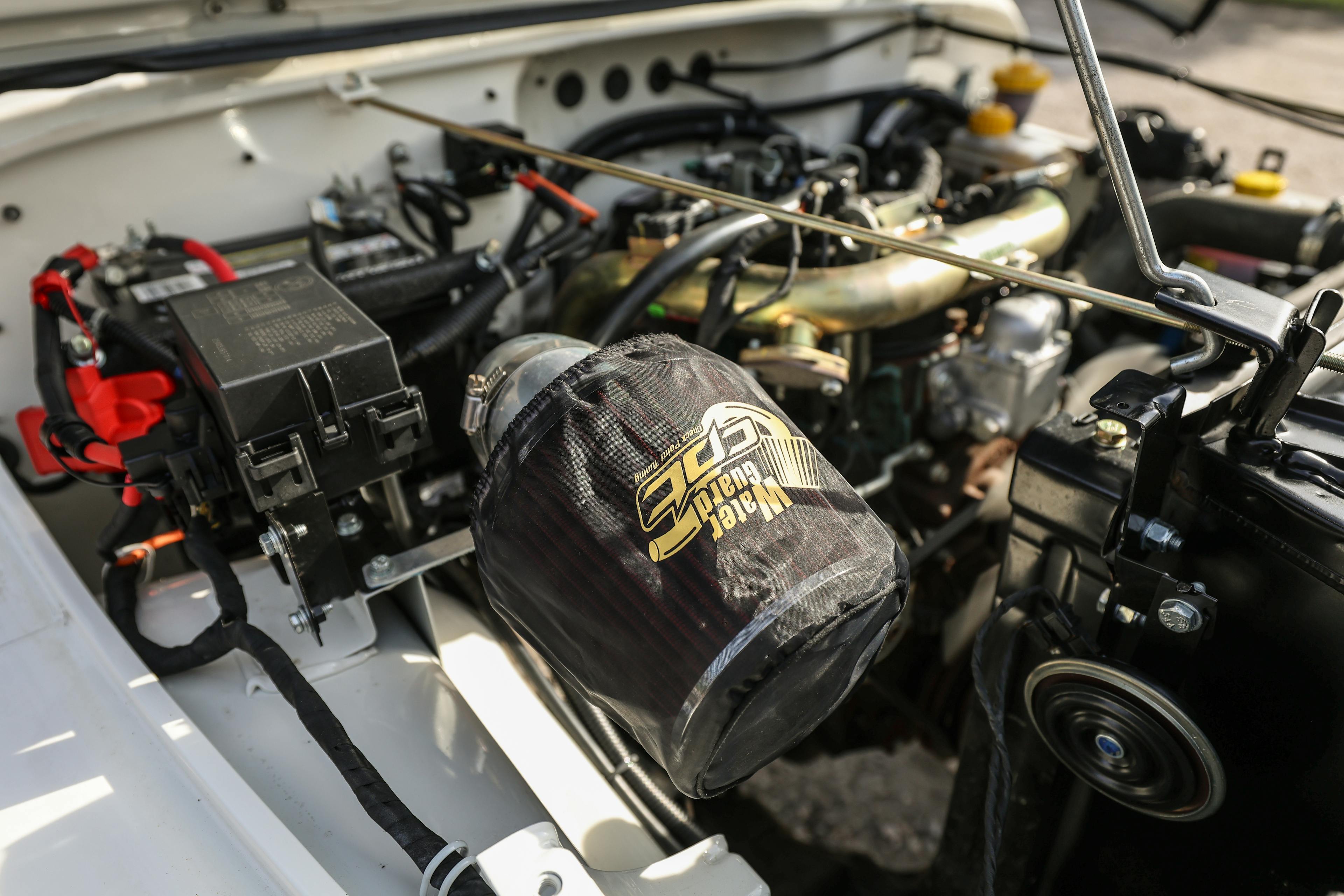 2018 Mahindra Roxor LE air filter/engine