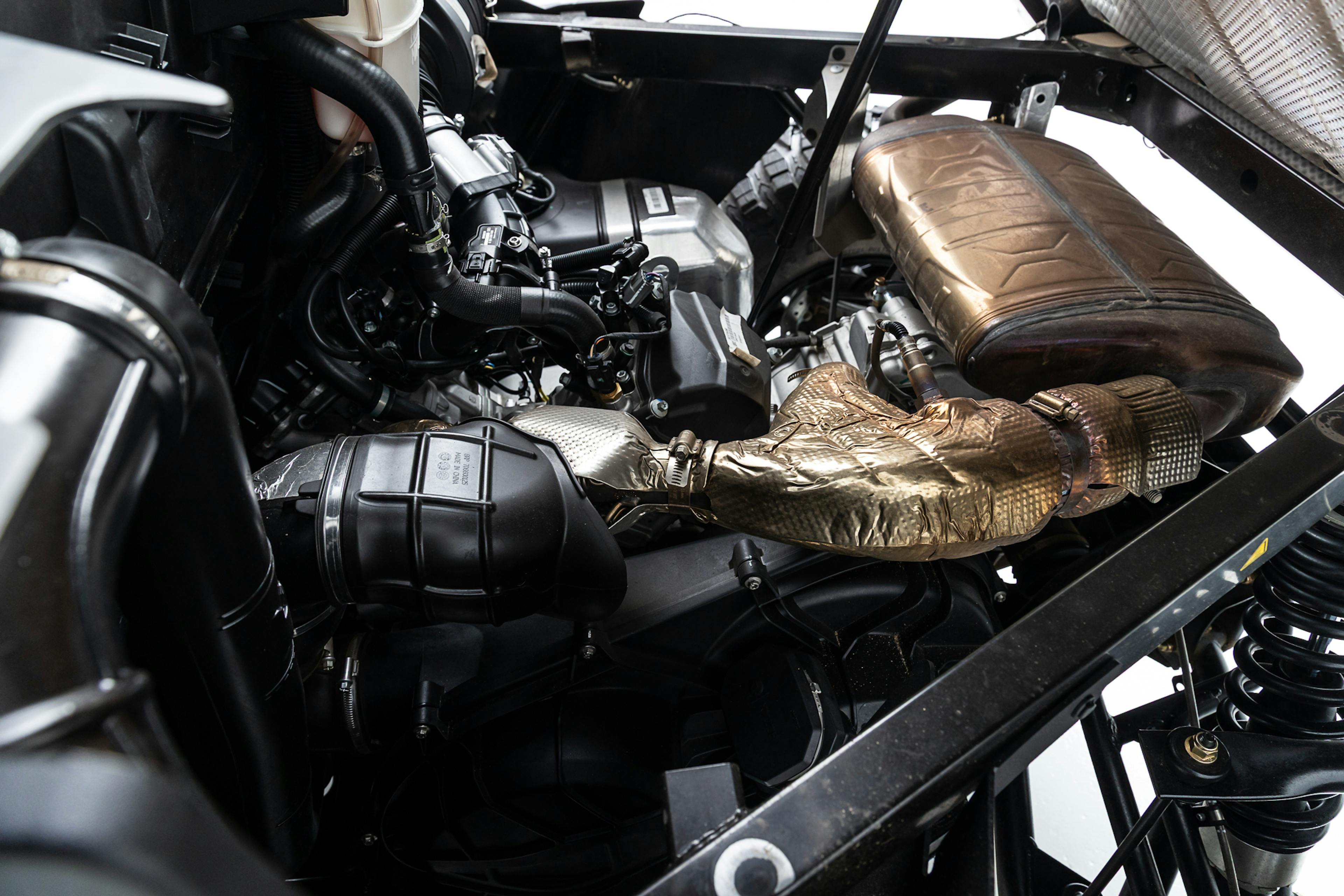 2020 Can-Am Defender Max XT HD10 muffler close