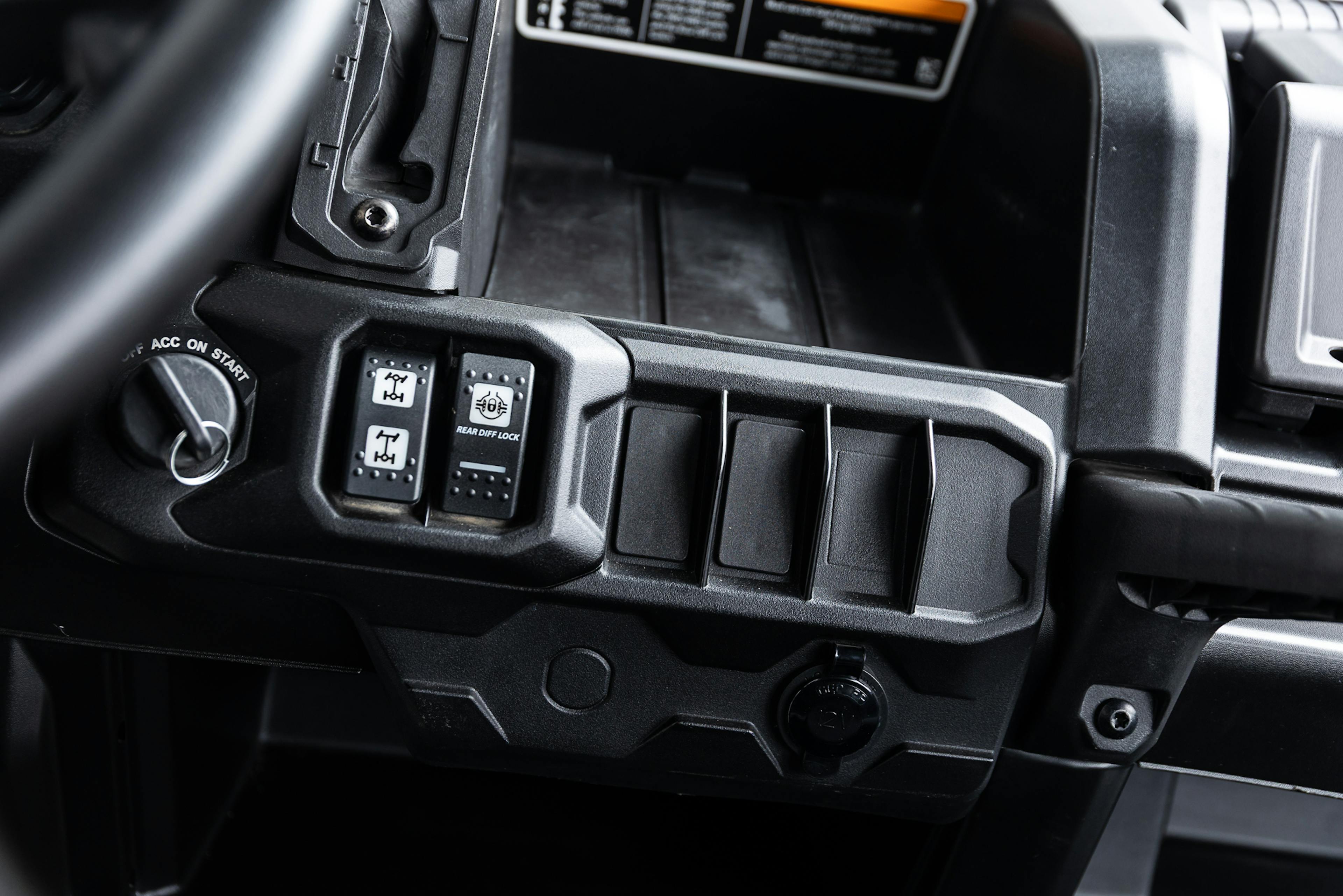 2020 Can-Am Defender Max XT HD10 drive switches