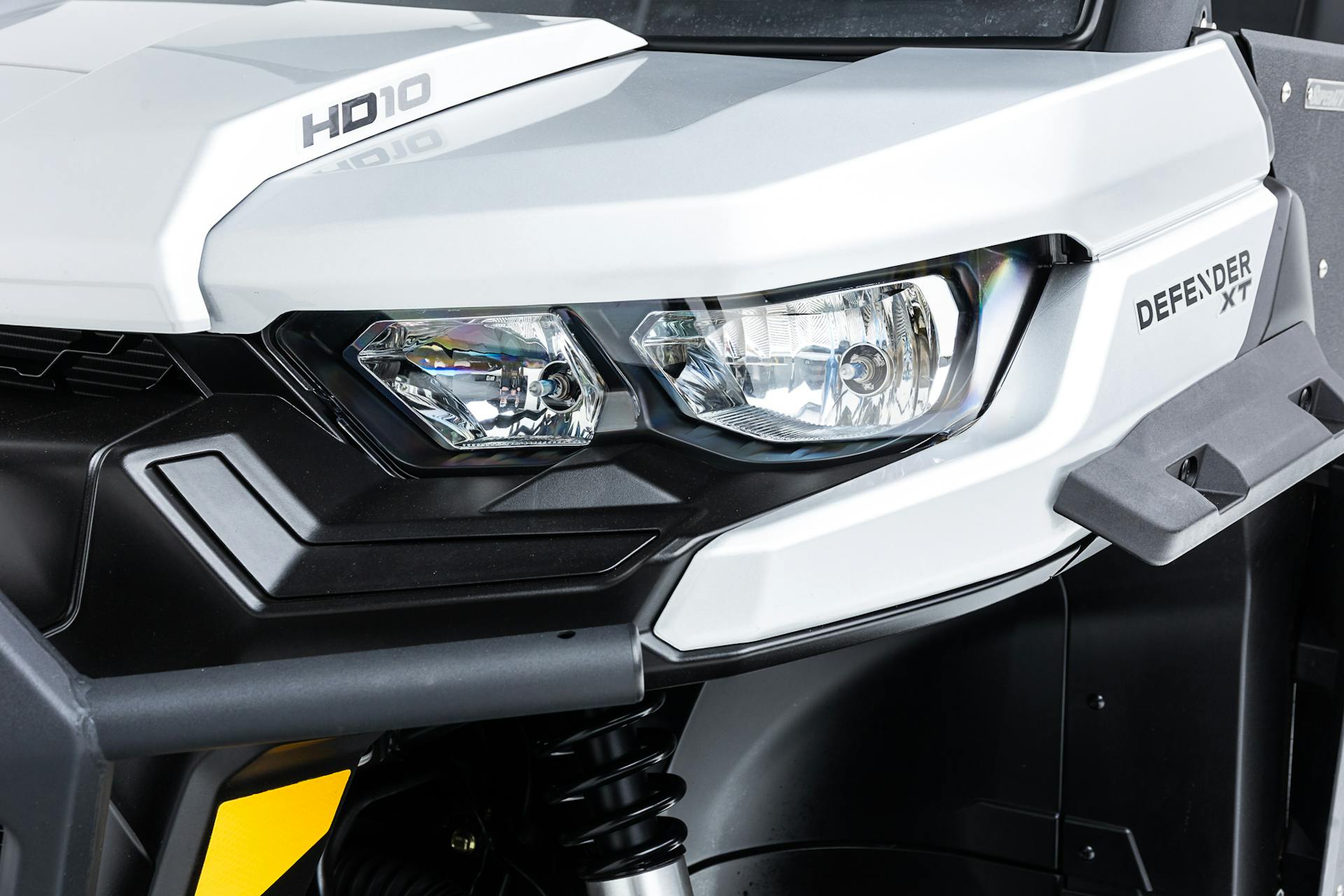 2020 Can-Am Defender Max XT HD10 headlight off