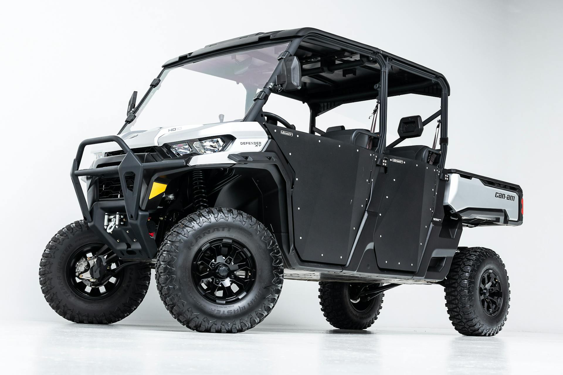 2020 Can-Am Defender Max XT HD10 front wide 3/4 angle
