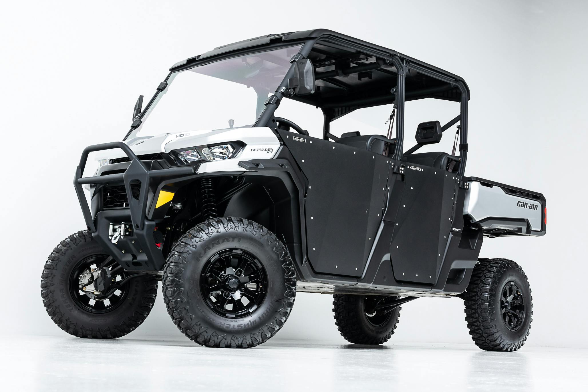 2020 Can-Am Defender Max XT HD10 front wide 3/4 angle