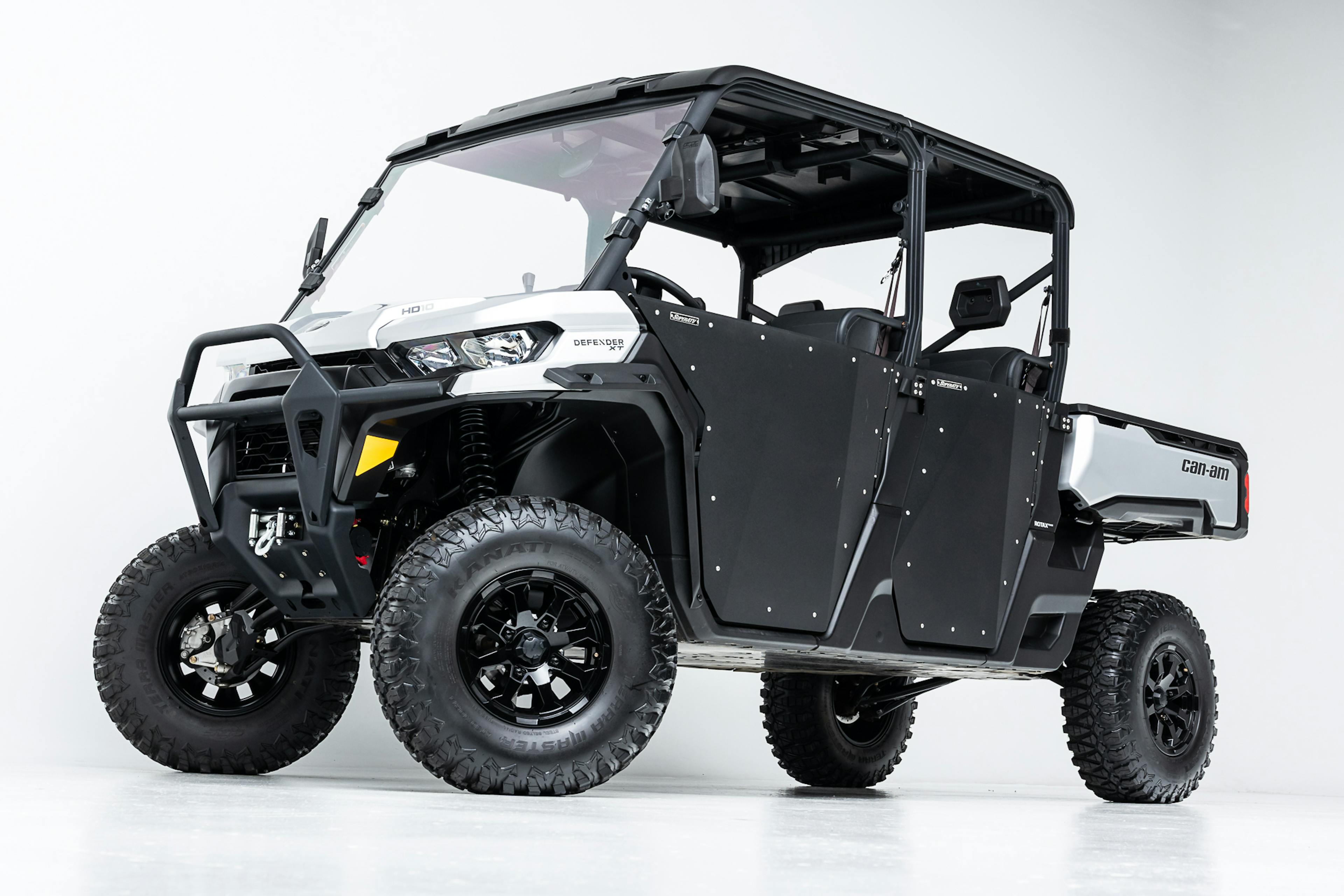 2020 Can-Am Defender Max XT HD10 front wide 3/4 angle