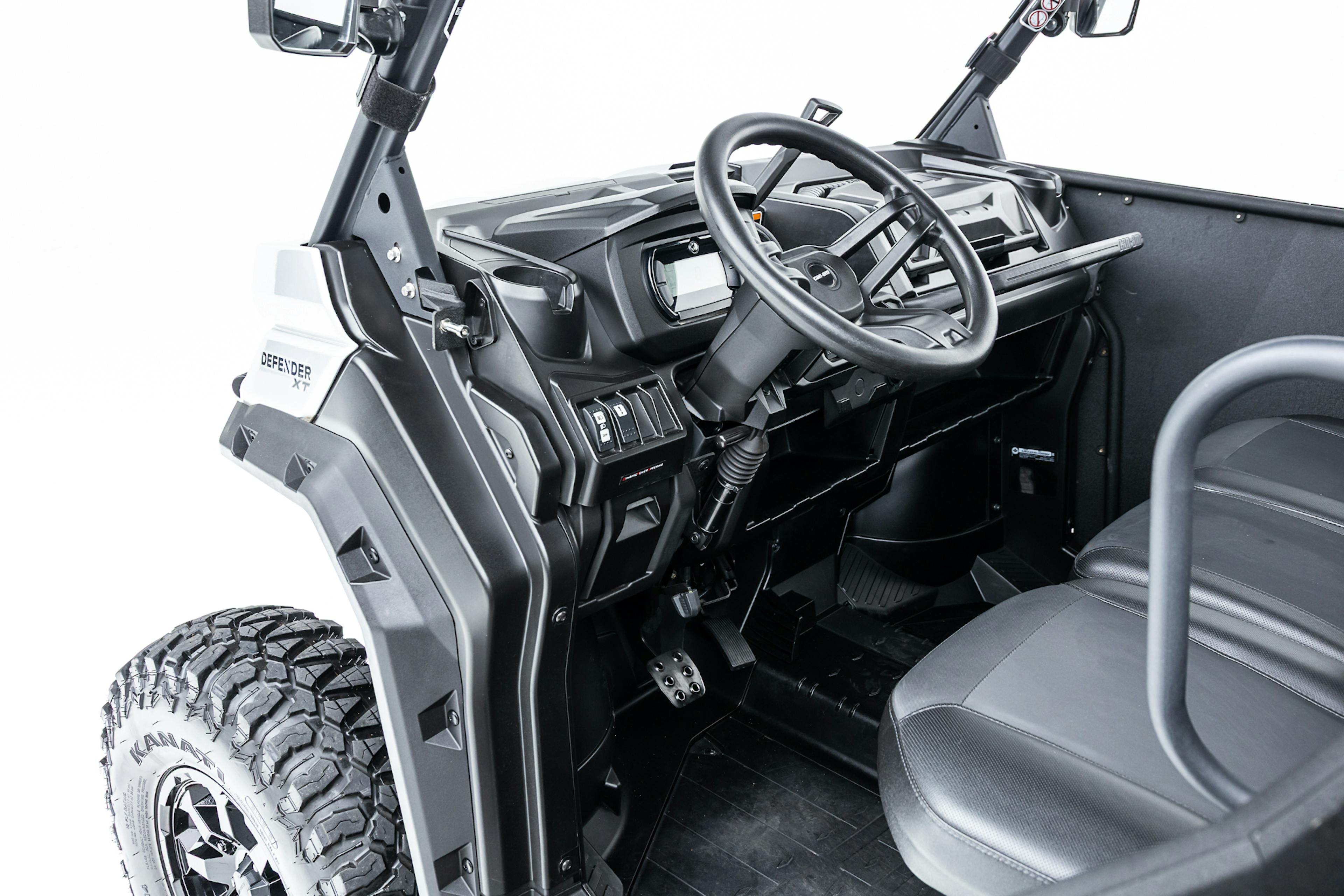 2020 Can-Am Defender Max XT HD10 steering wheel/dash
