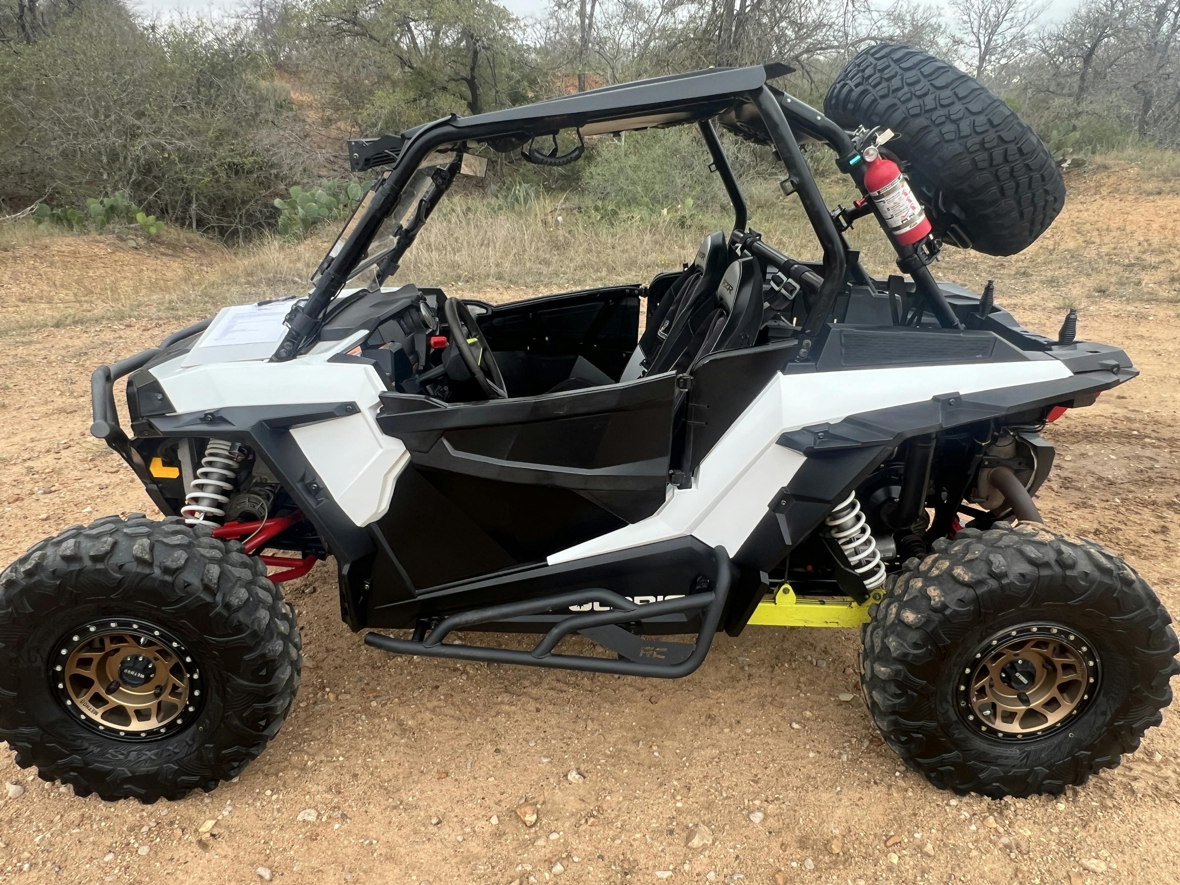 2017 Polaris RZR XP1000 EPS driver's side door closed