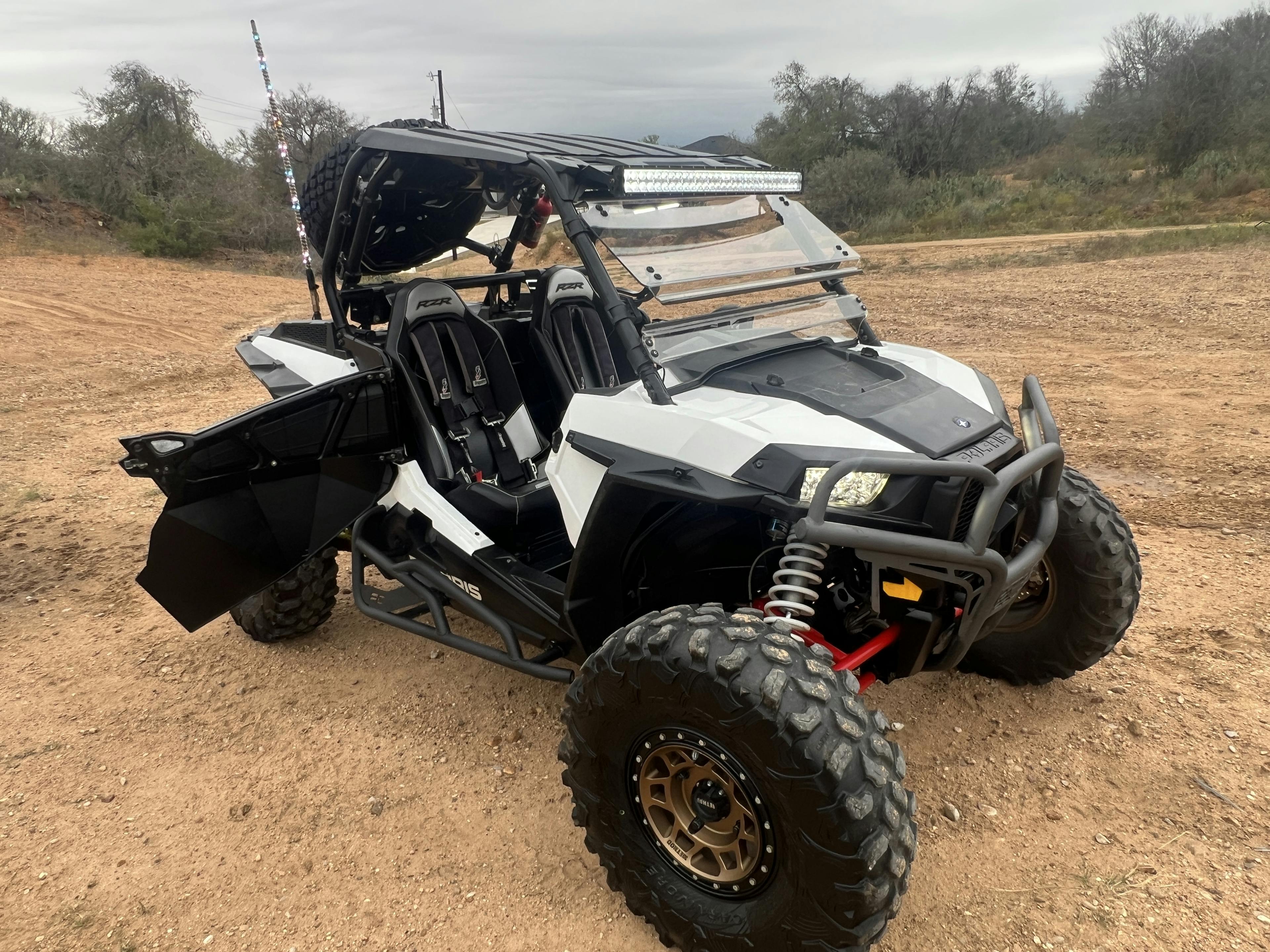 2017 Polaris RZR XP1000 EPS passenger front 3/4