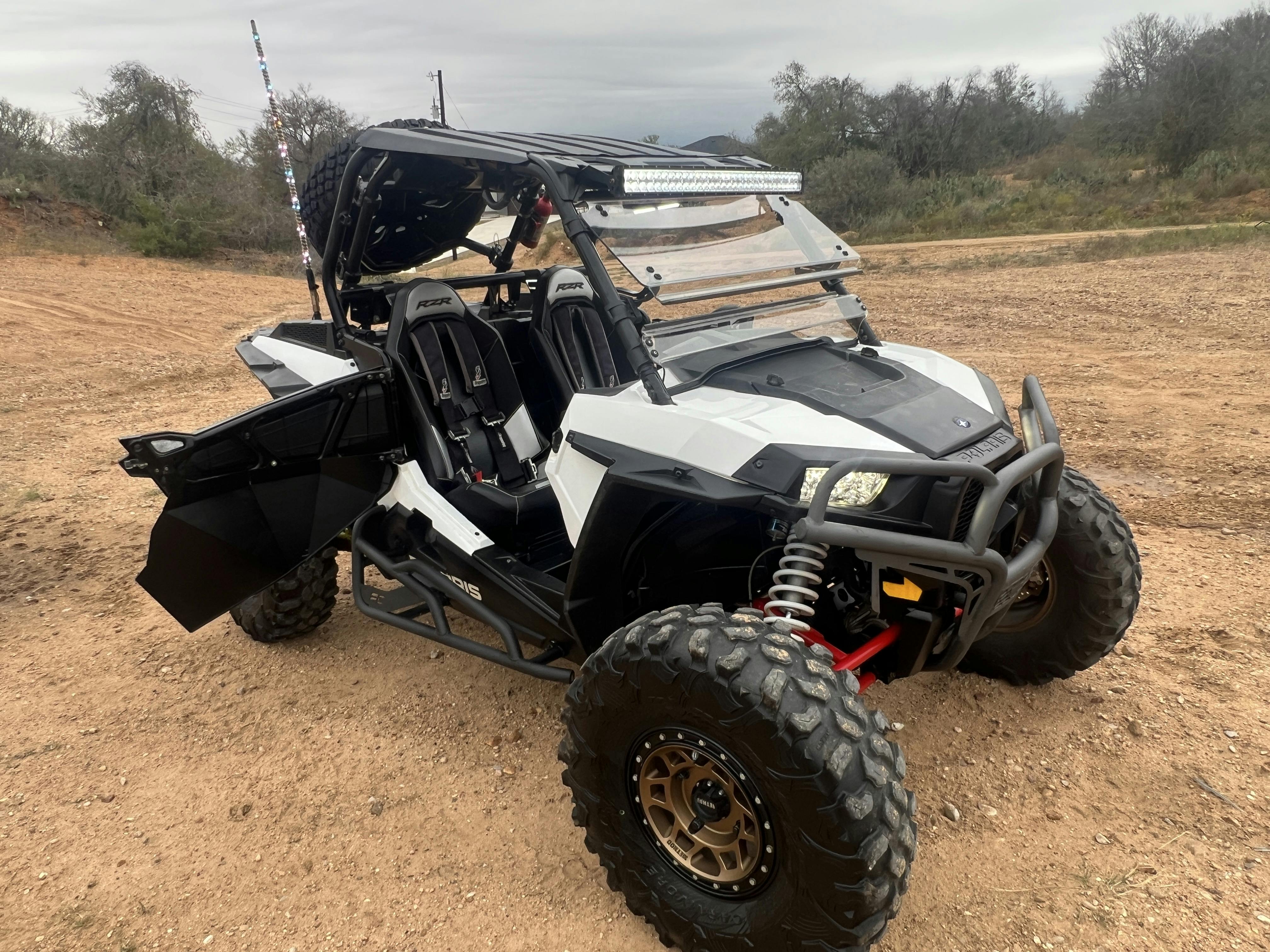 2017 Polaris RZR XP1000 EPS passenger front 3/4