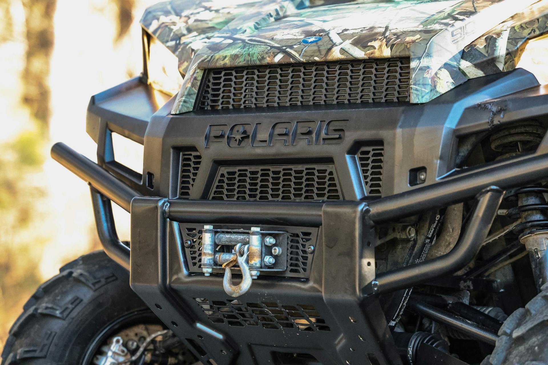 2019 Polaris Ranger Crew XP 900 EPS Polaris Pursuit Camo grill detail
