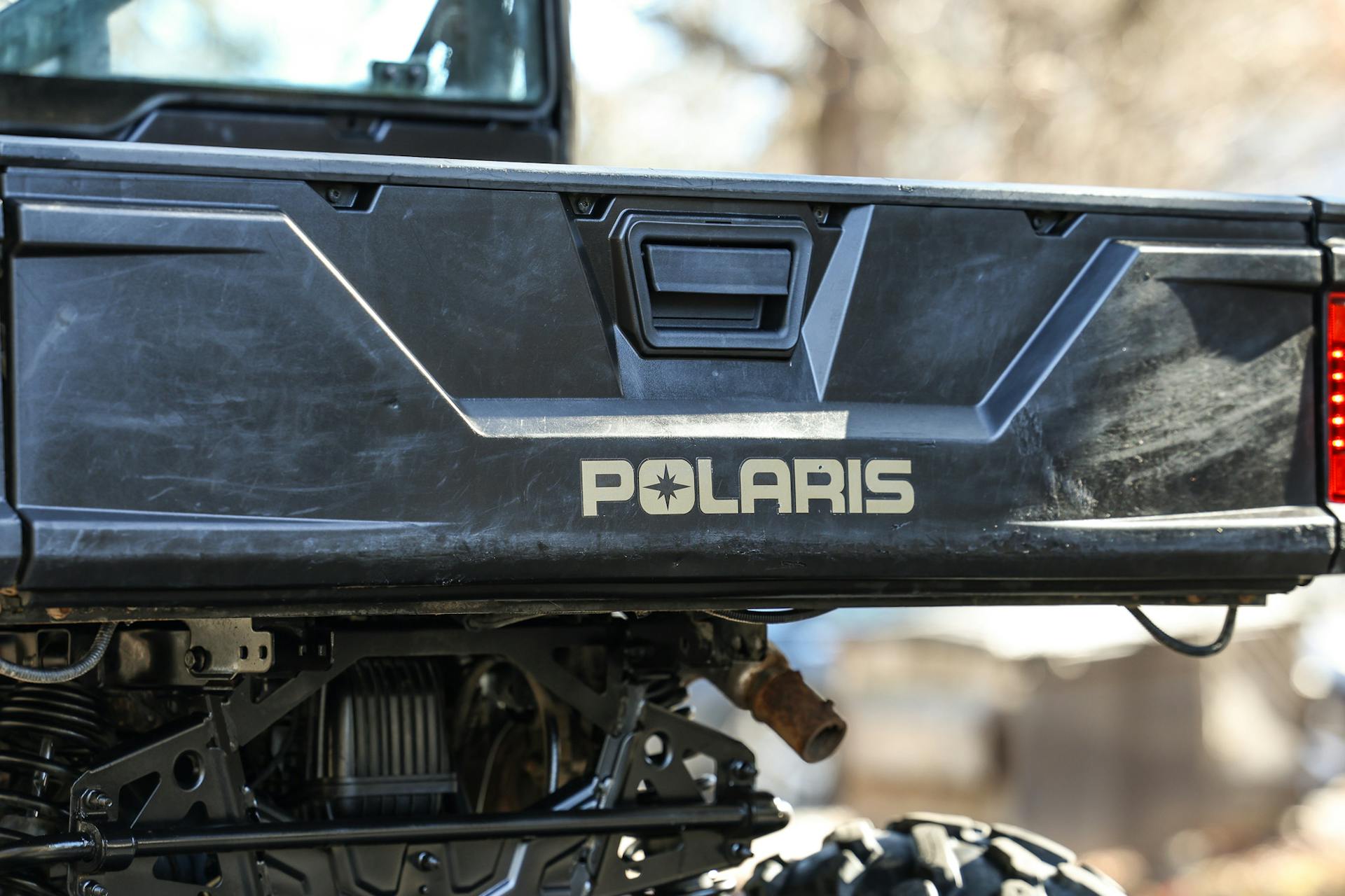 2019 Polaris Ranger Crew XP 900 EPS Polaris Pursuit Camo tailgate detail