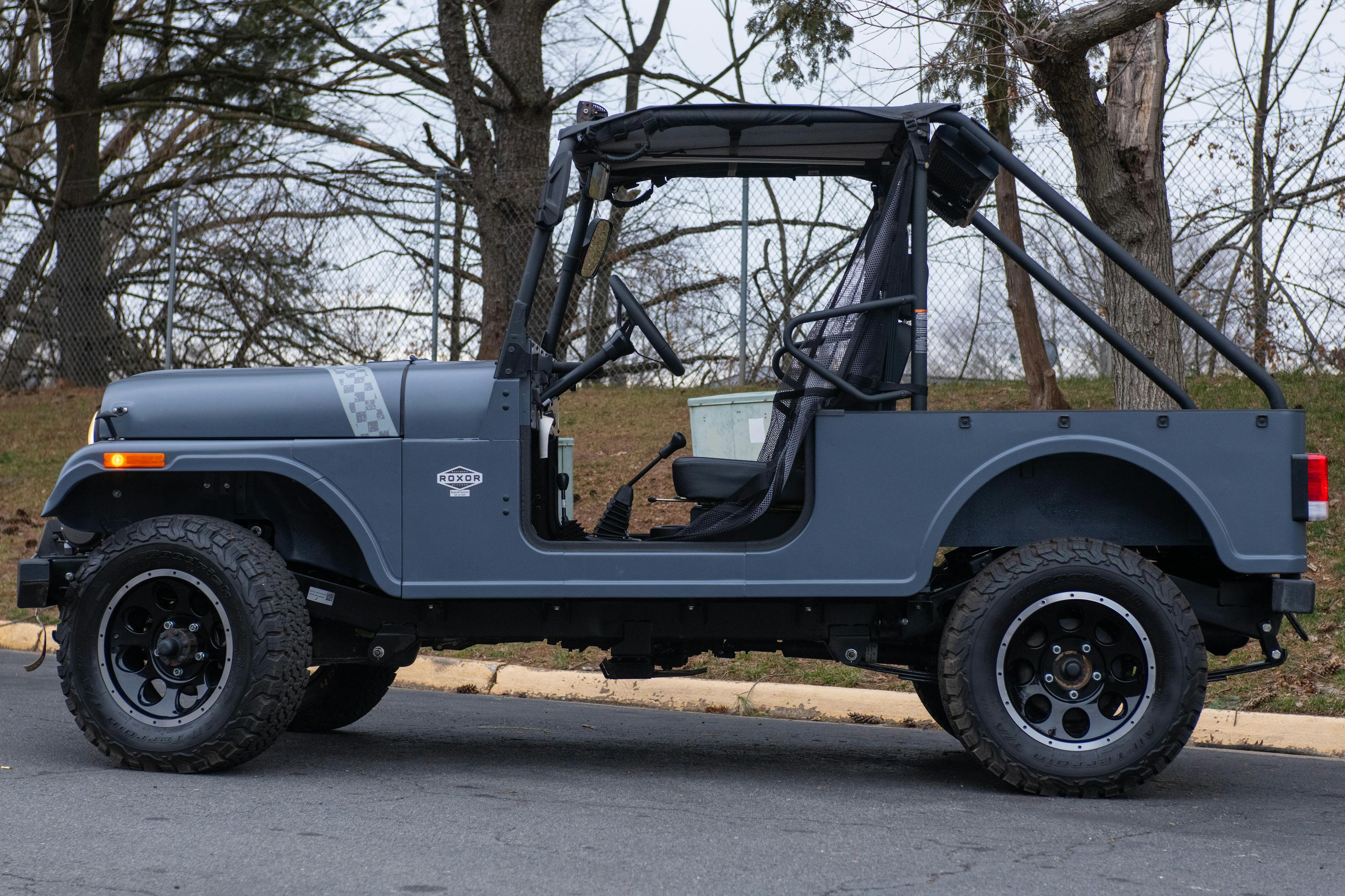 2018 Mahindra Roxor SE driver side