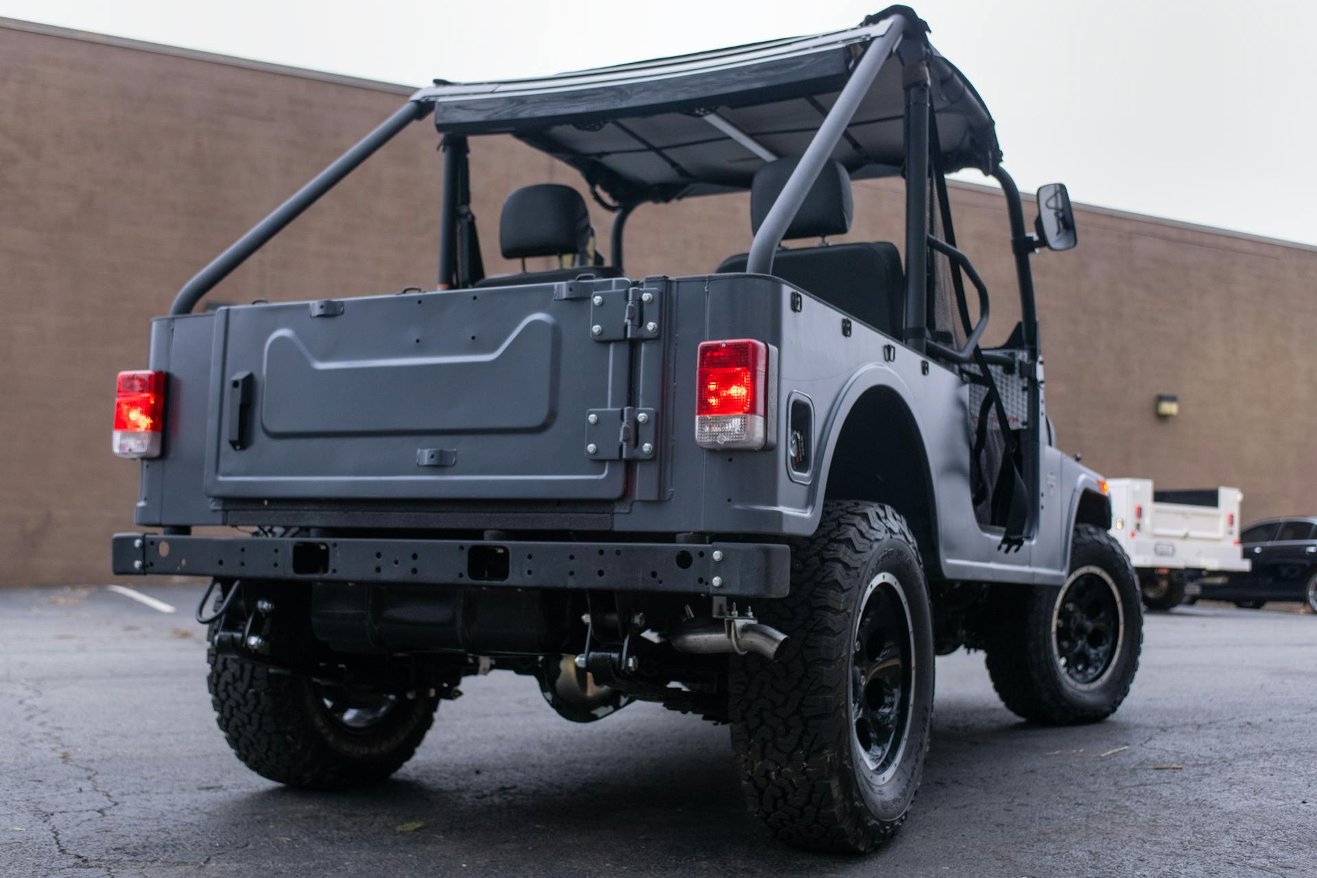2018 Mahindra Roxor SE passenger rear 3/4