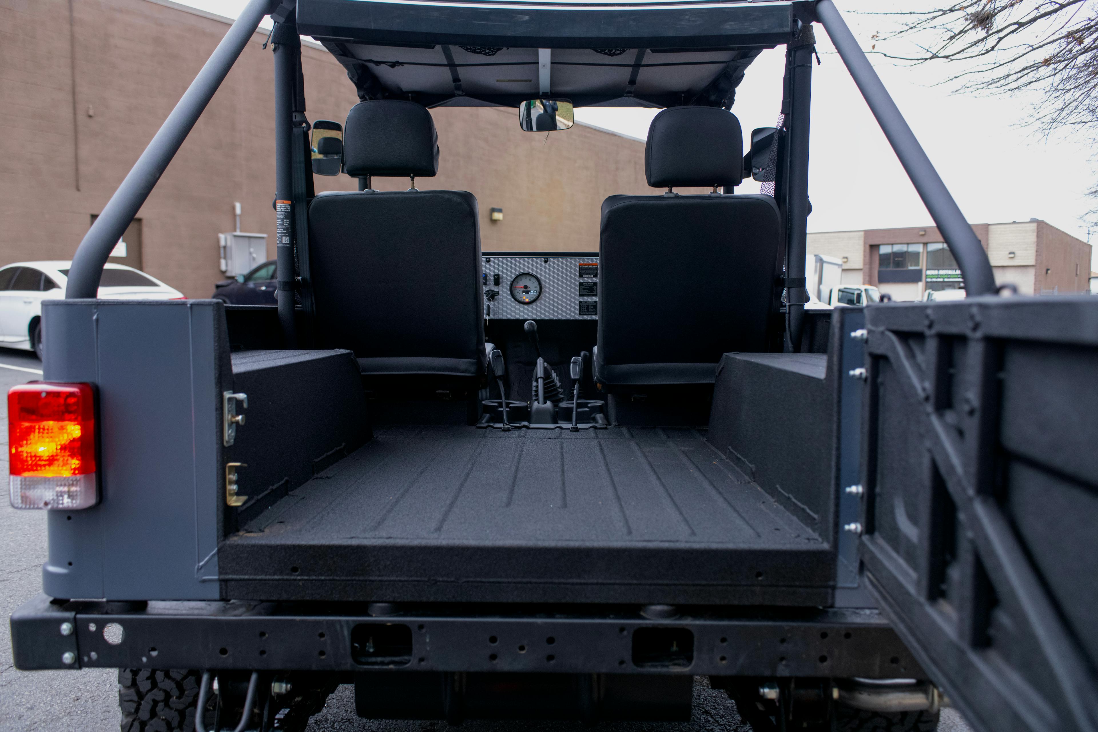 2018 Mahindra Roxor SE rear gate open