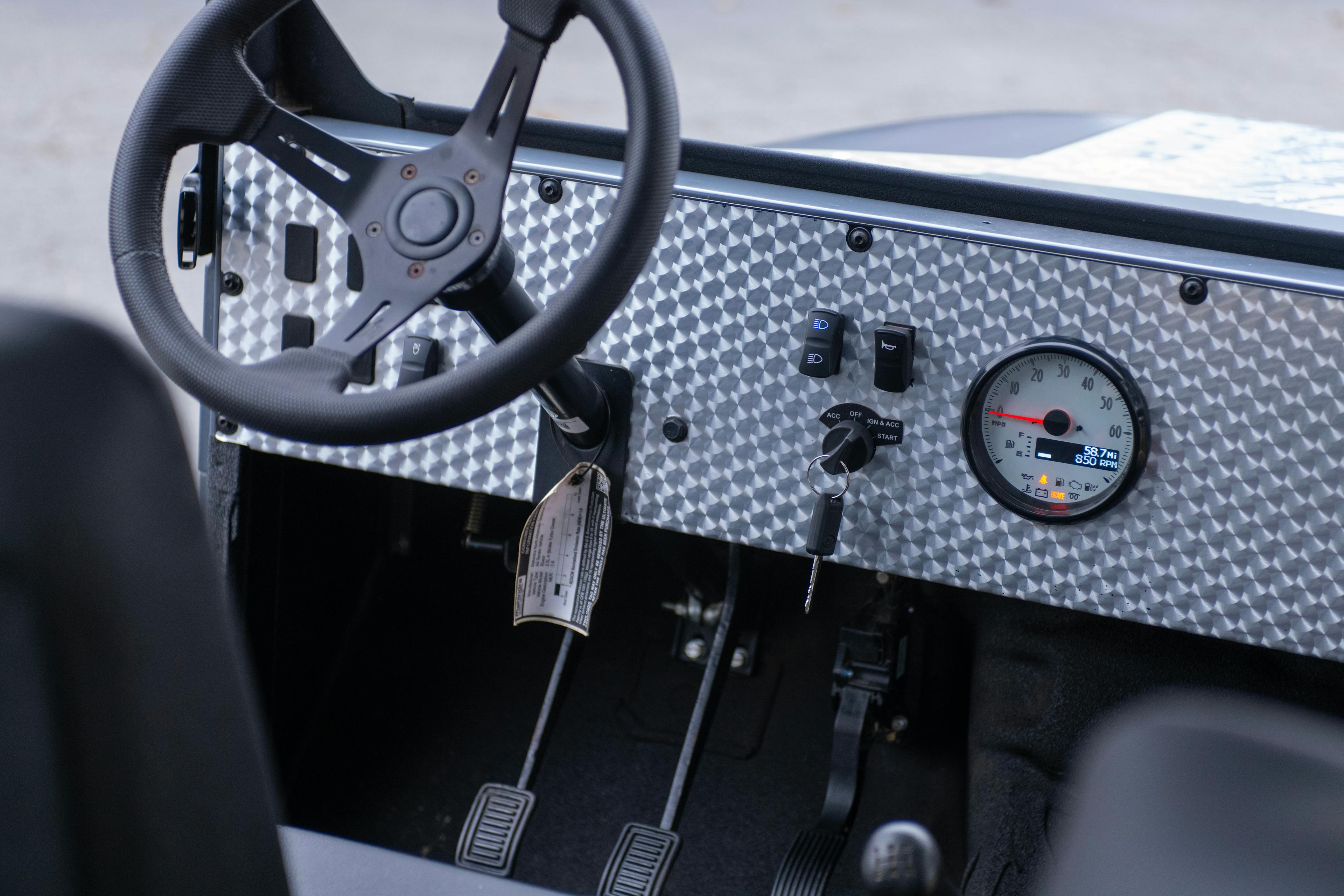 2018 Mahindra Roxor SE dash