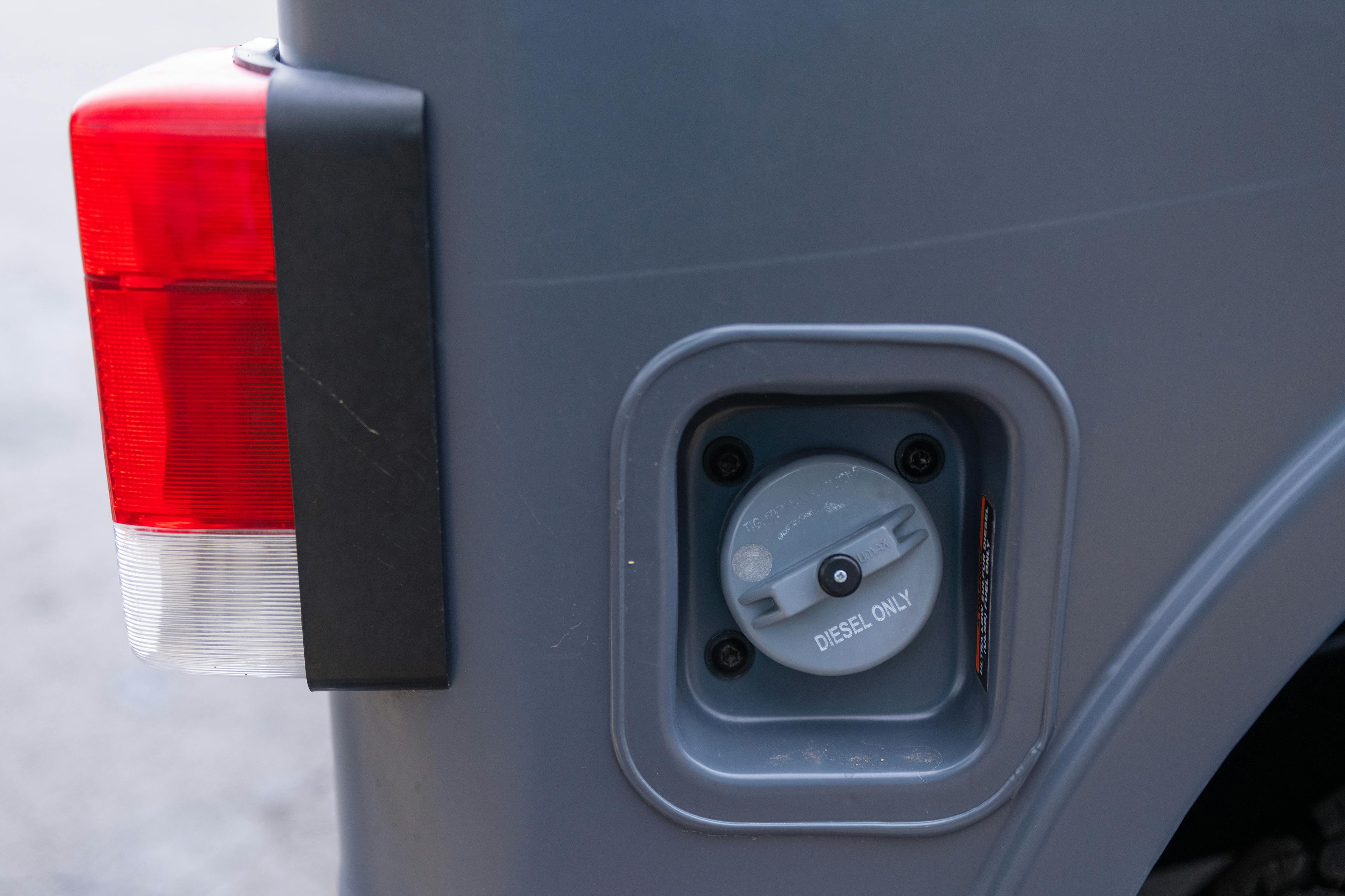 2018 Mahindra Roxor SE gas cap 

