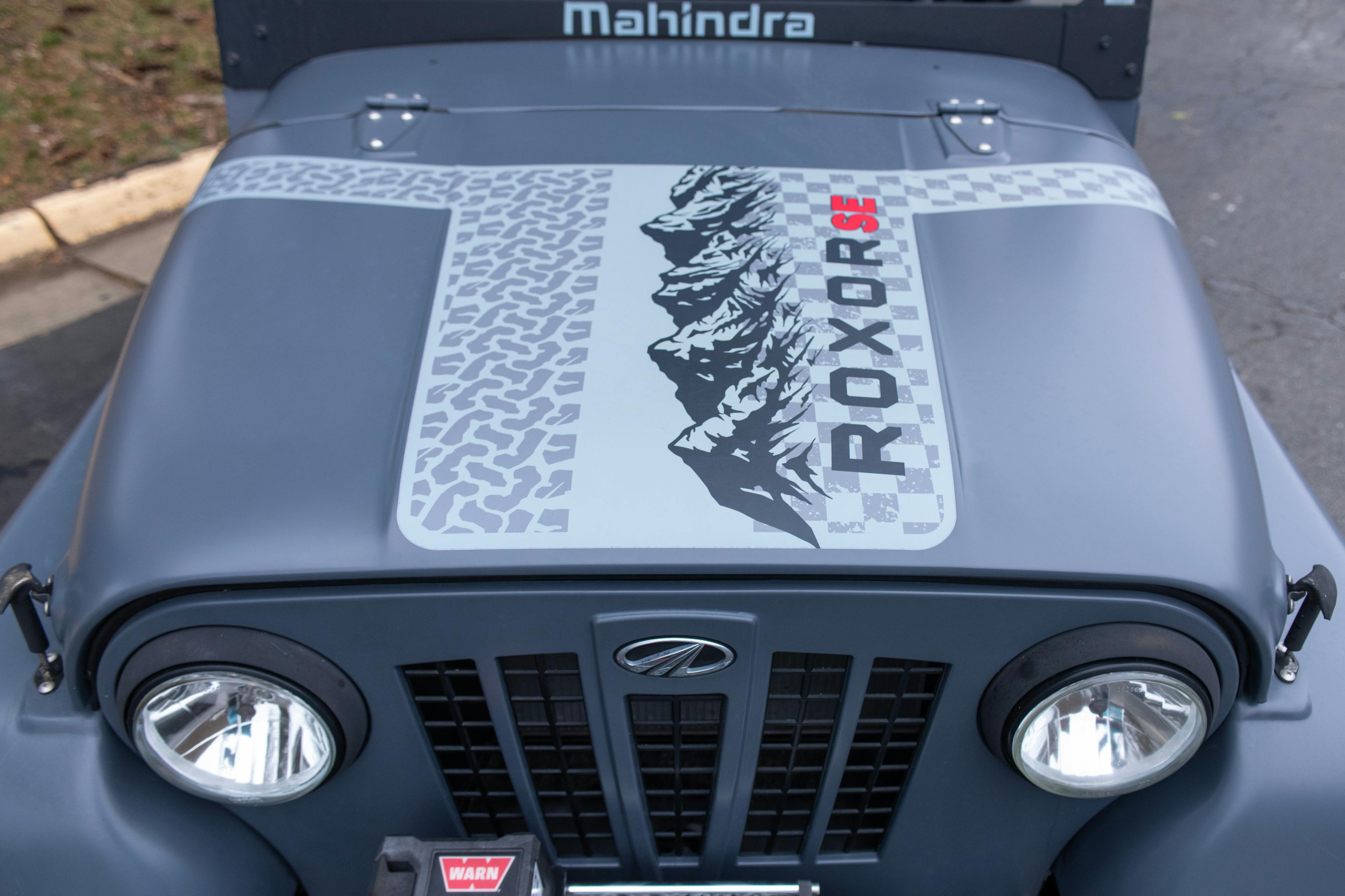 2018 Mahindra Roxor SE hood detail