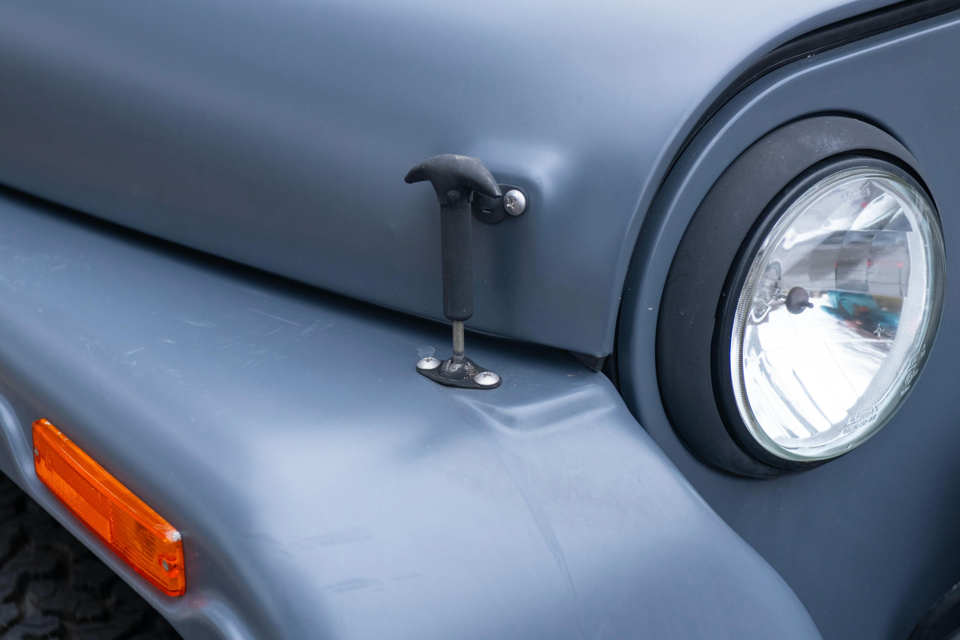 2018 Mahindra Roxor SE passenger headlght