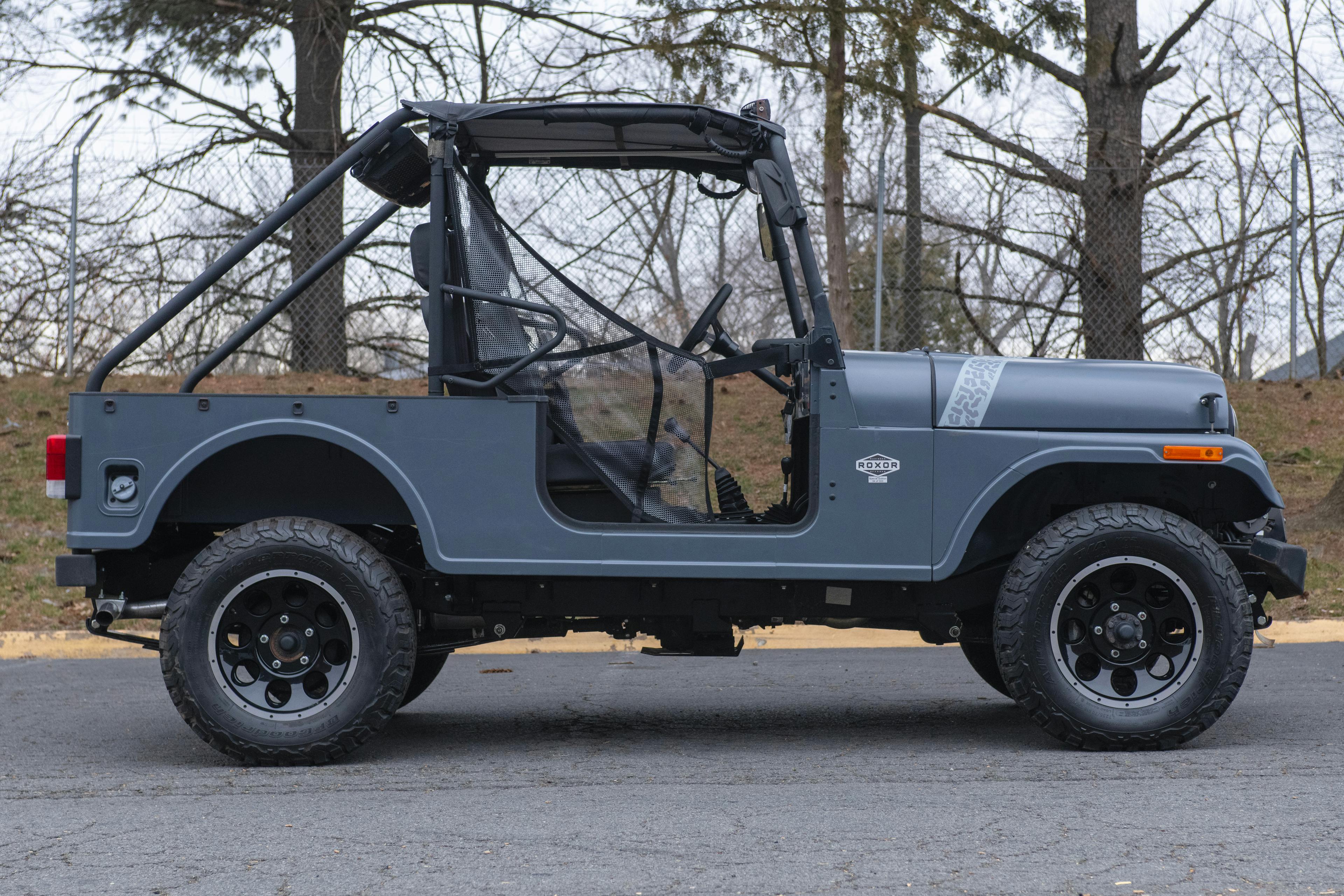 2018 Mahindra Roxor SE passenger side