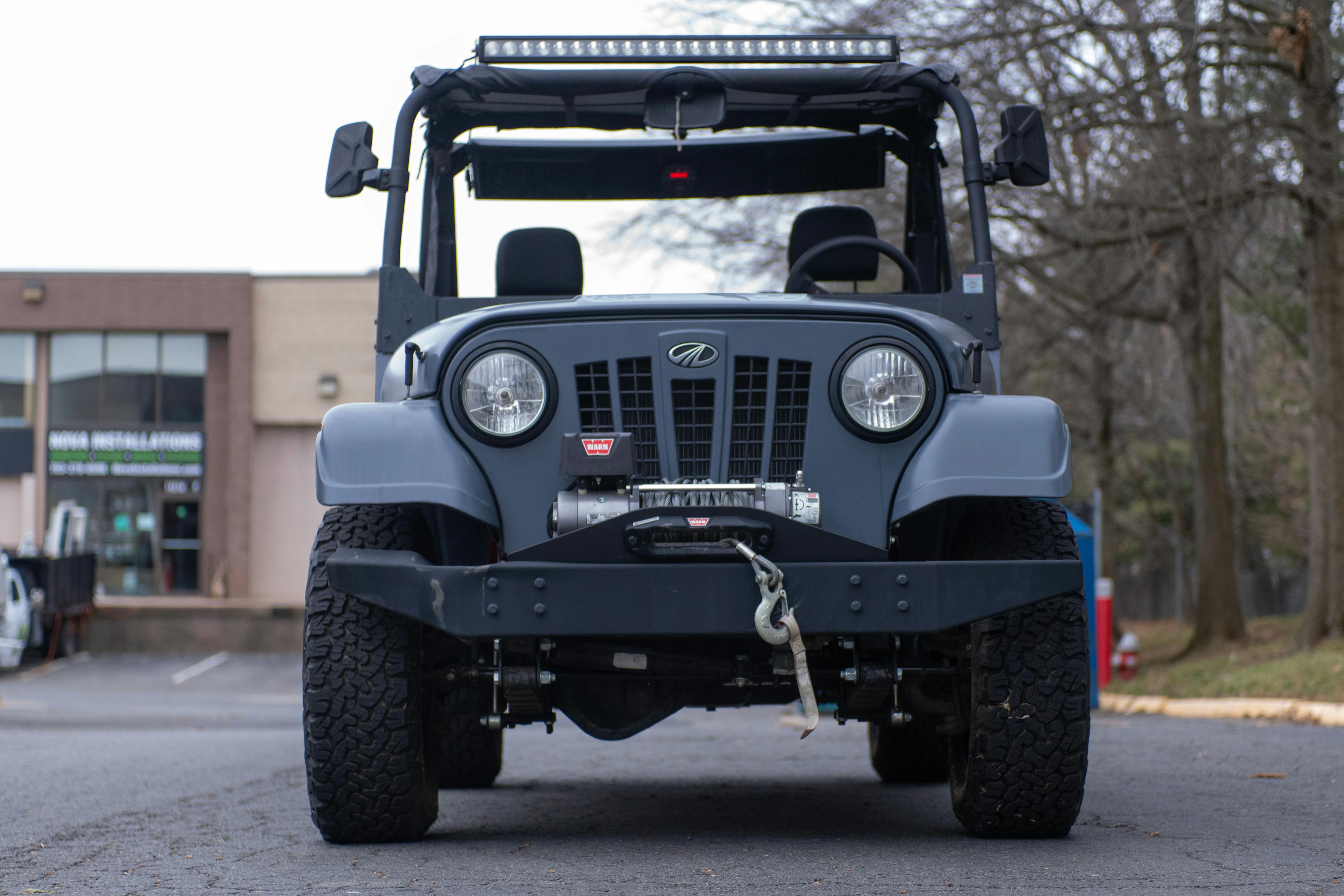 2018 Mahindra Roxor SE front straight on