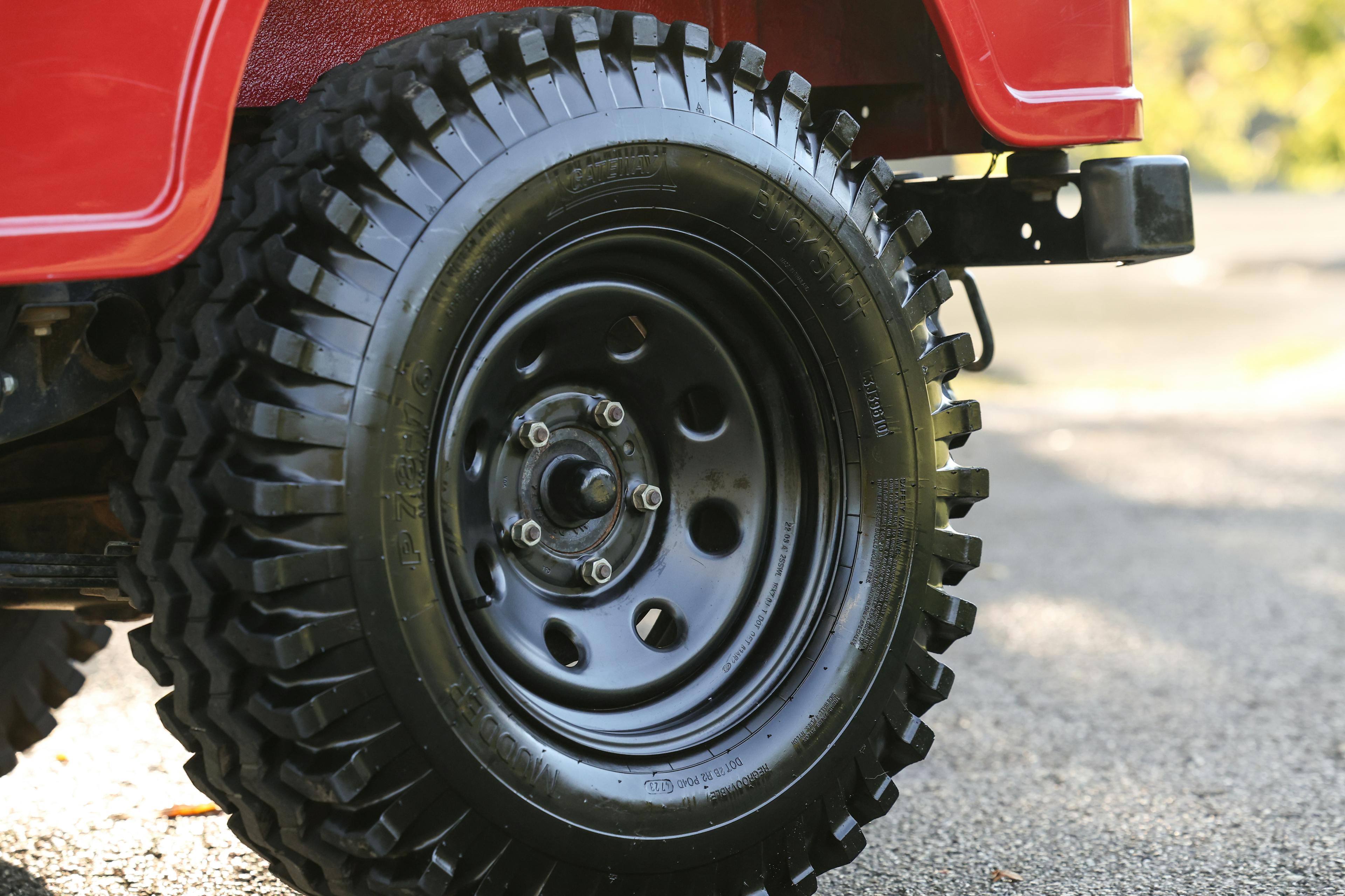 2022 Mahindra Roxor driver side rear tire