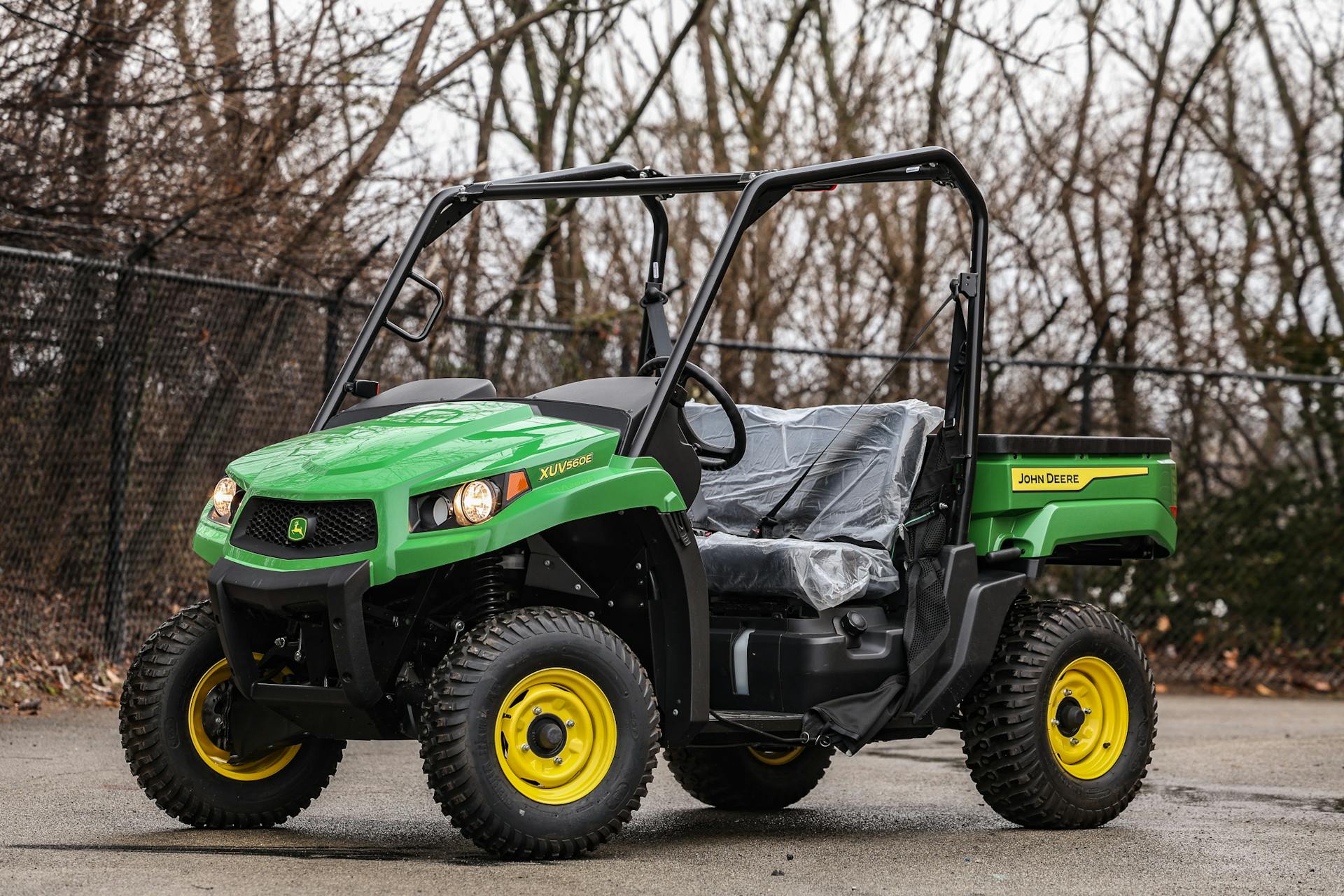 2025 John Deere Gator XUV560E driver wide 3/4