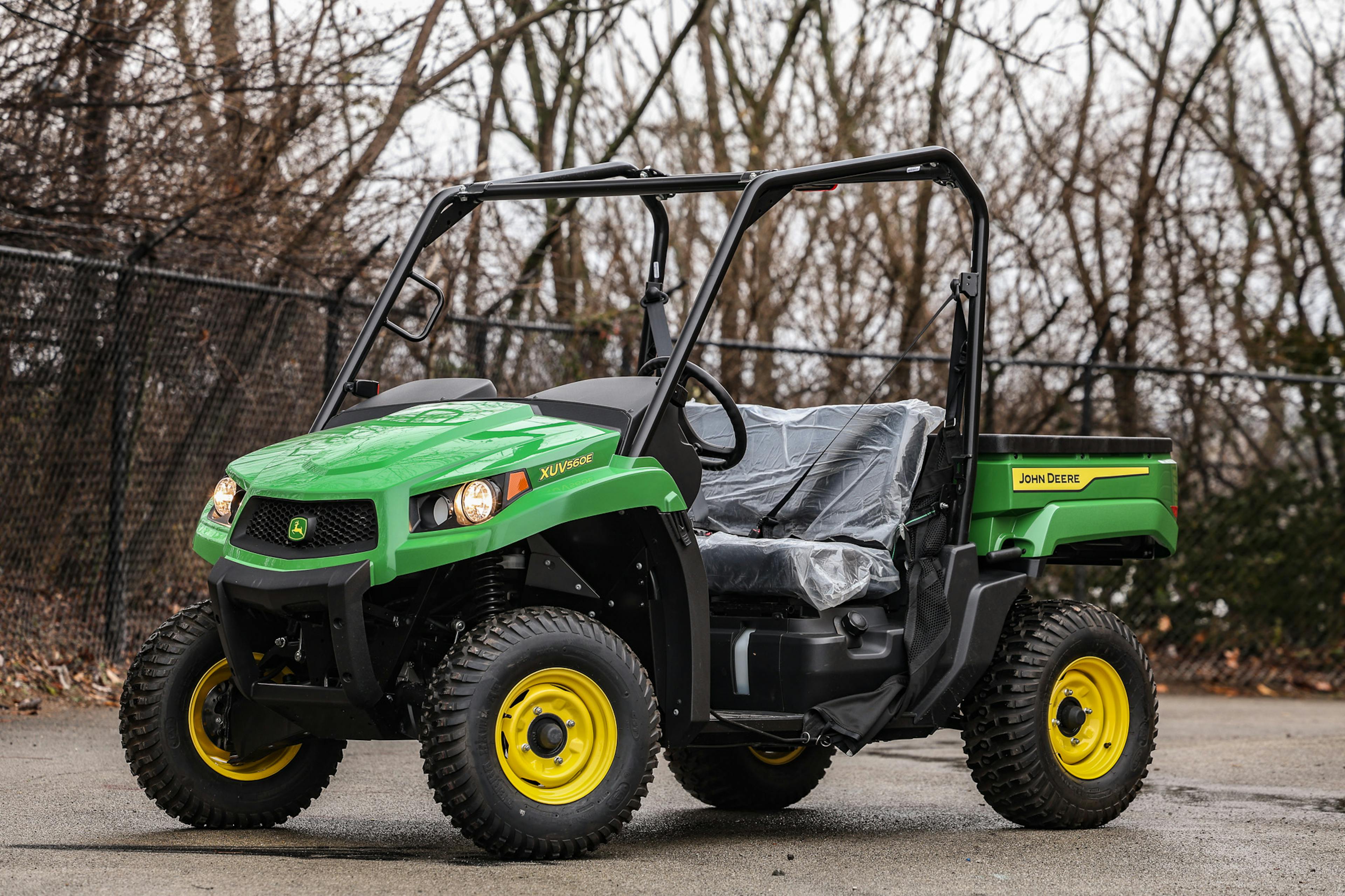 2025 John Deere Gator XUV560E driver wide 3/4