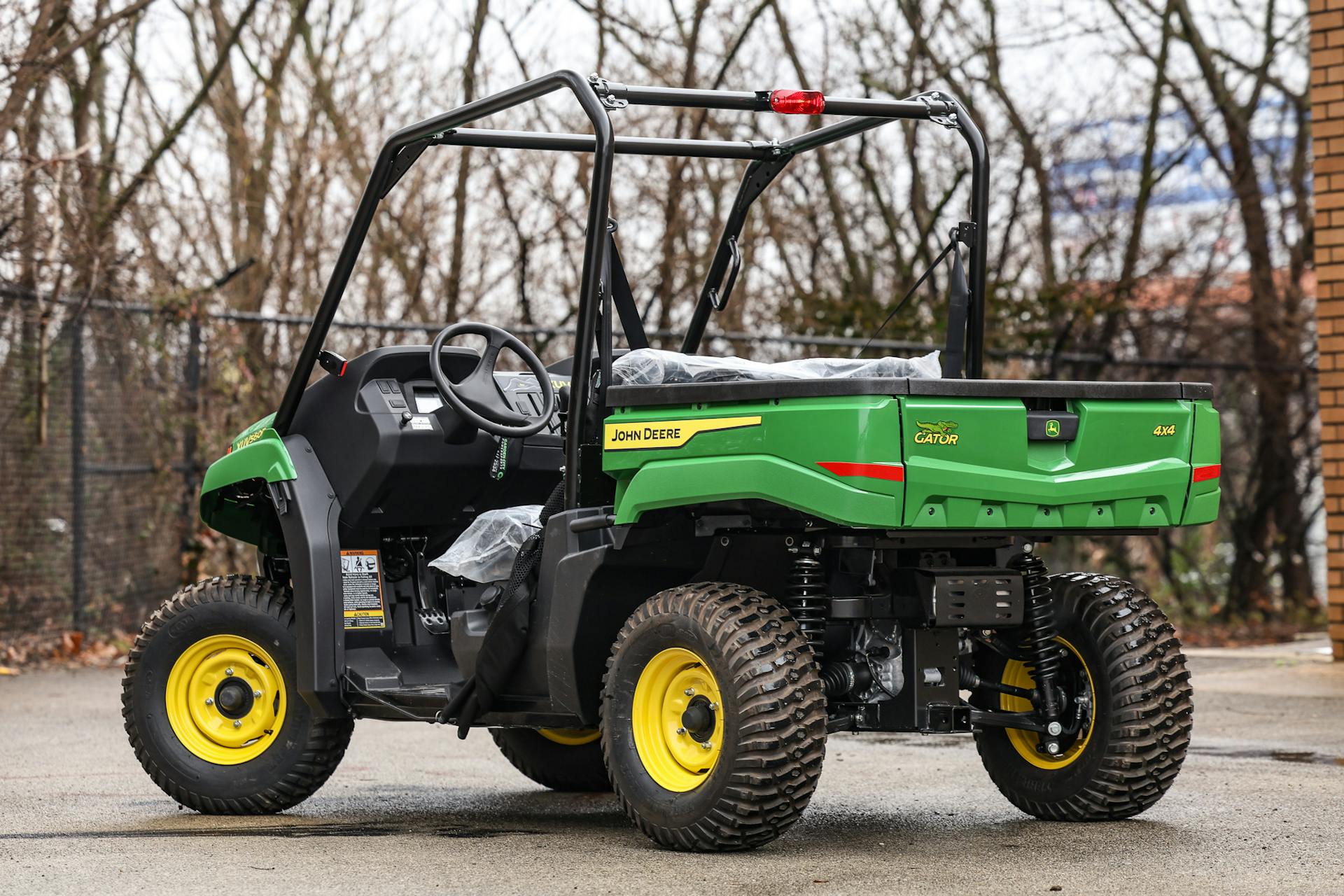 2025 John Deere Gator XUV560E rear 3/4 driver