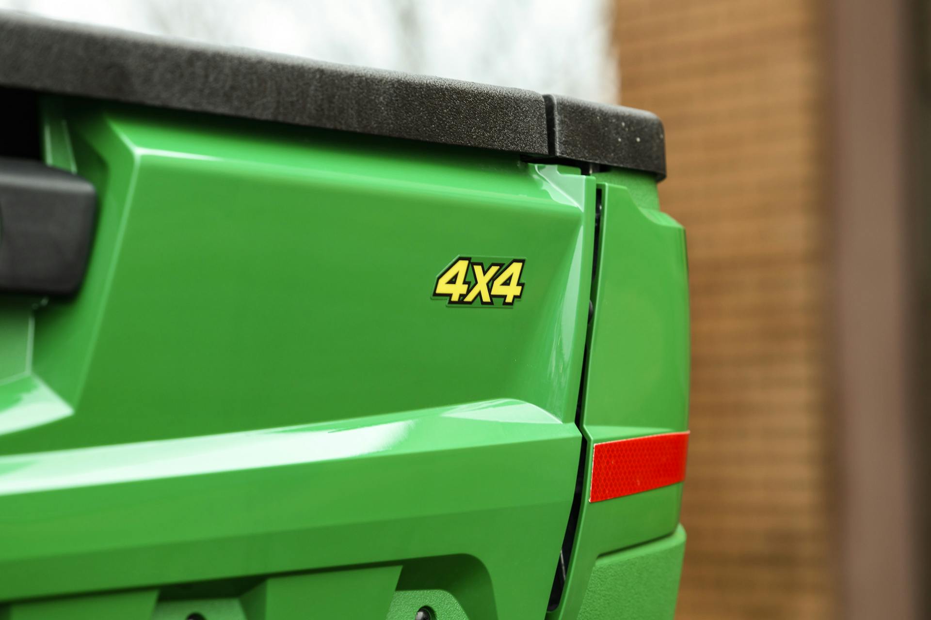 2025 John Deere Gator XUV560E bed corner