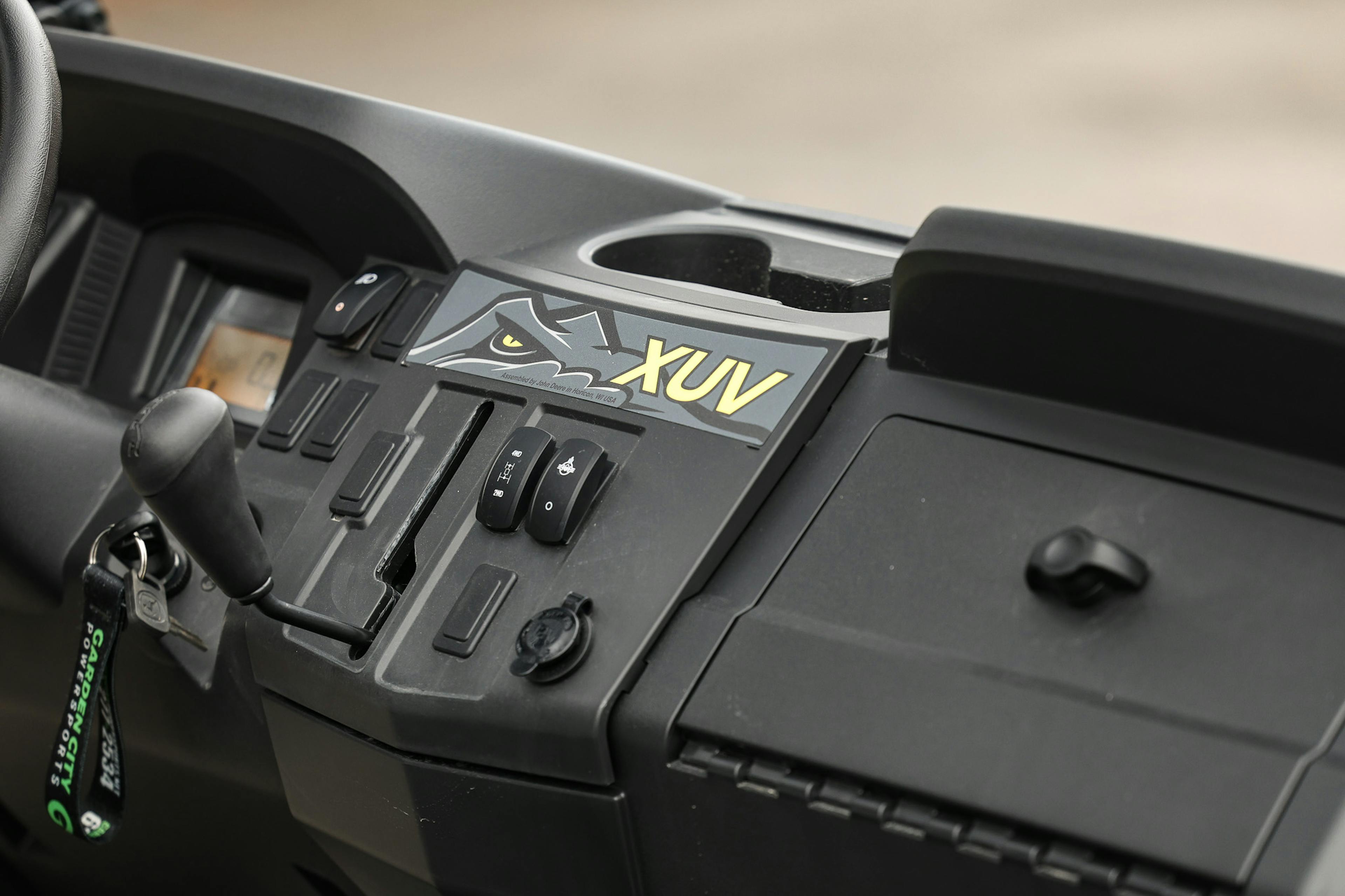 2025 John Deere Gator XUV560E dashboard