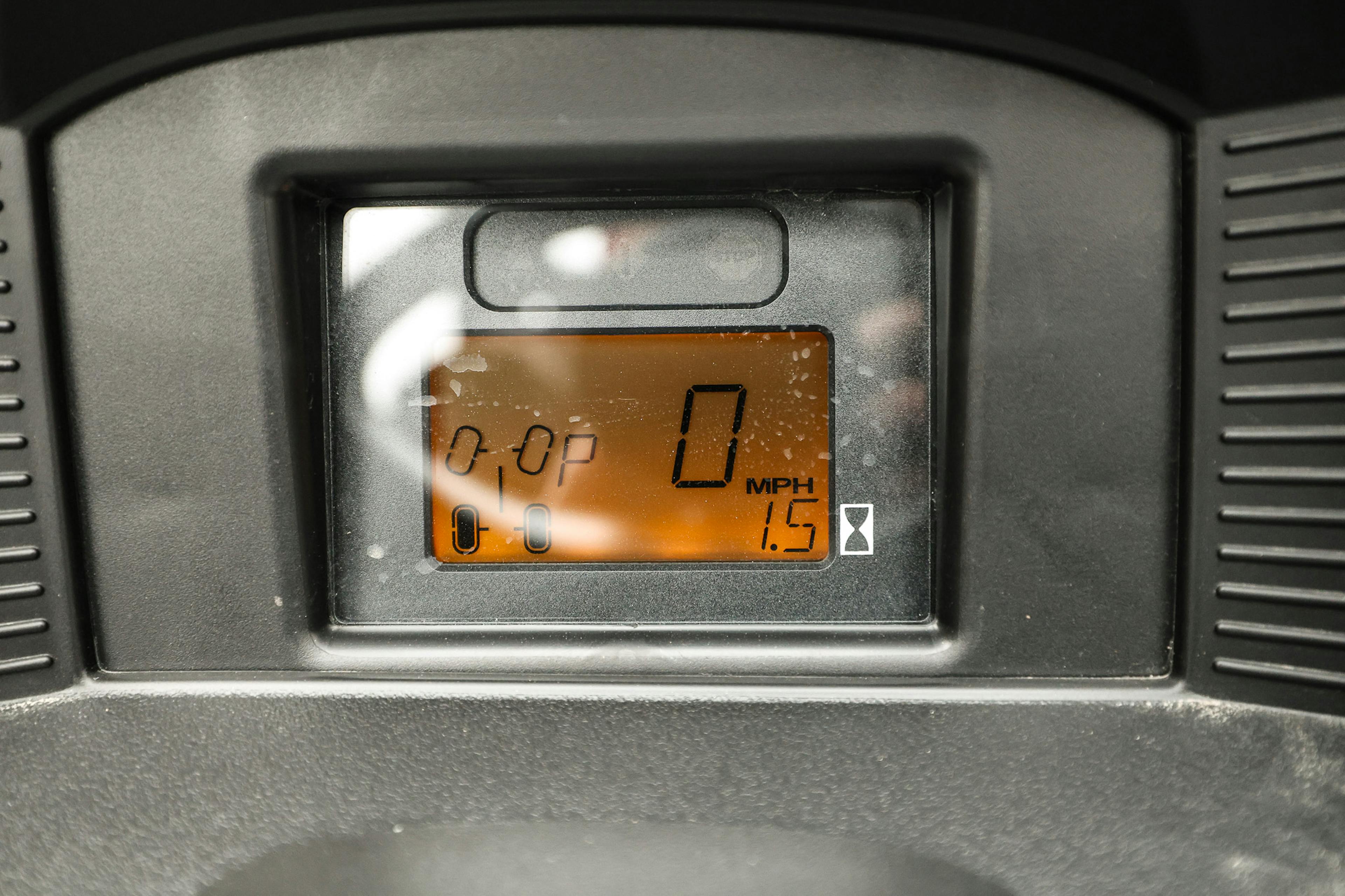 2025 John Deere Gator XUV560E gauges