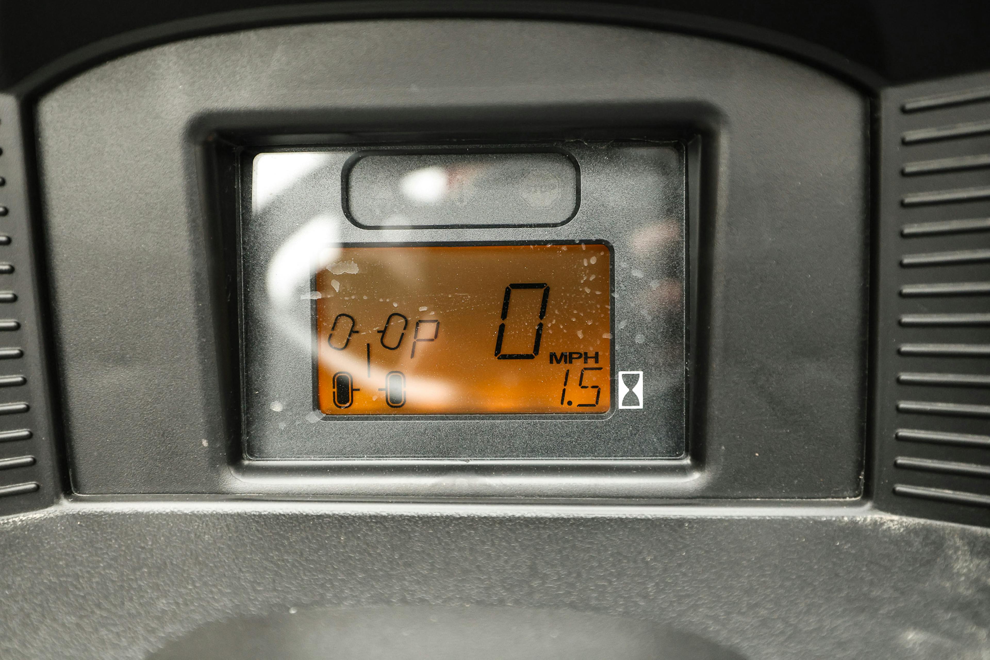 2025 John Deere Gator XUV560E gauges