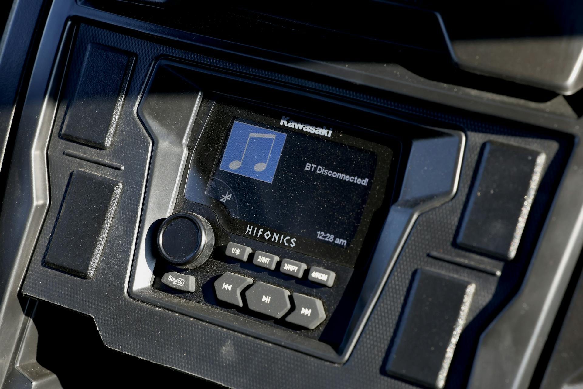 2025 Kawasaki KRX4 1000 HiFonics stereo controls