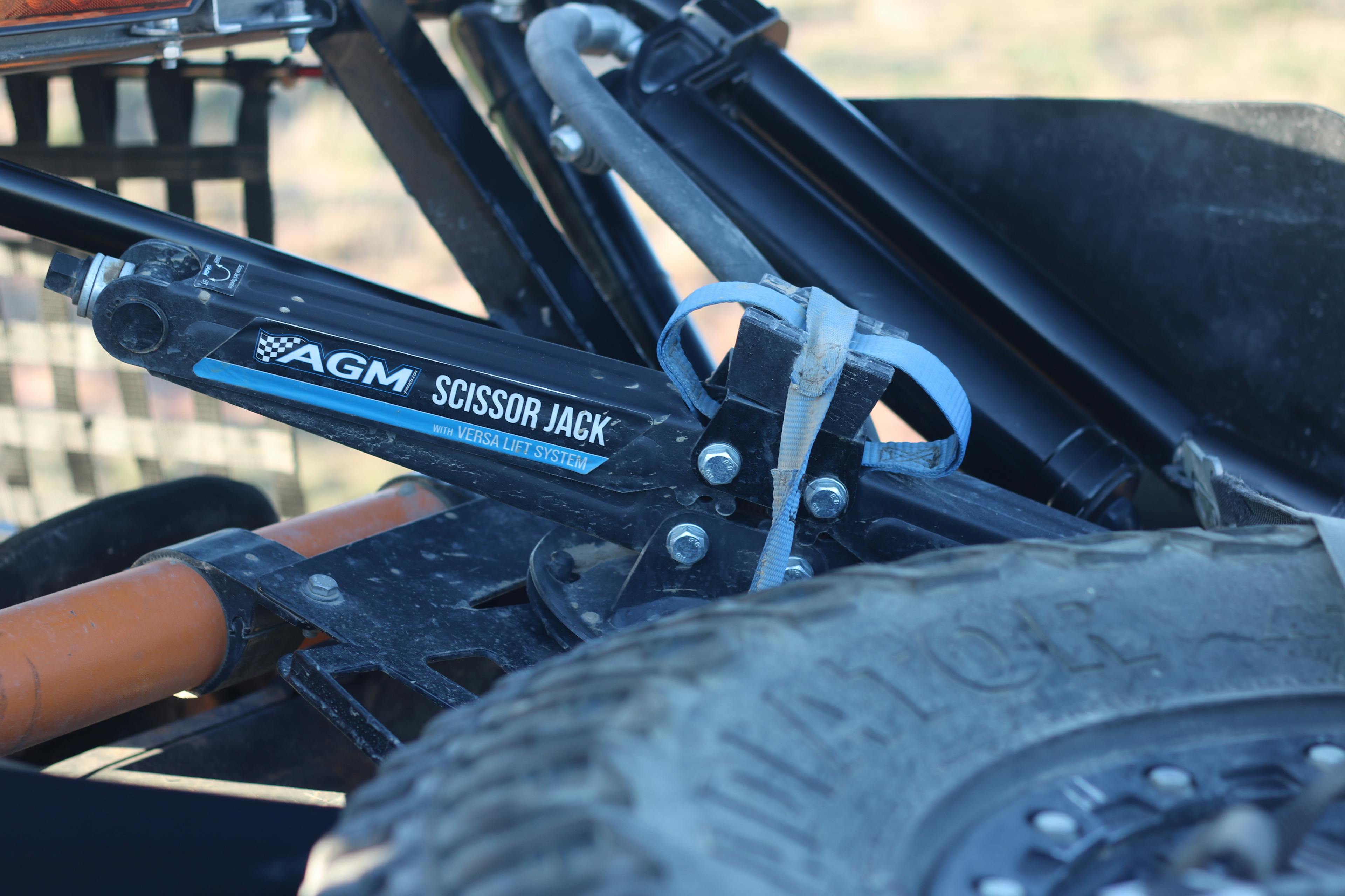 2020 Can-Am Maverick X3 X RC Turbo RR scissor jack