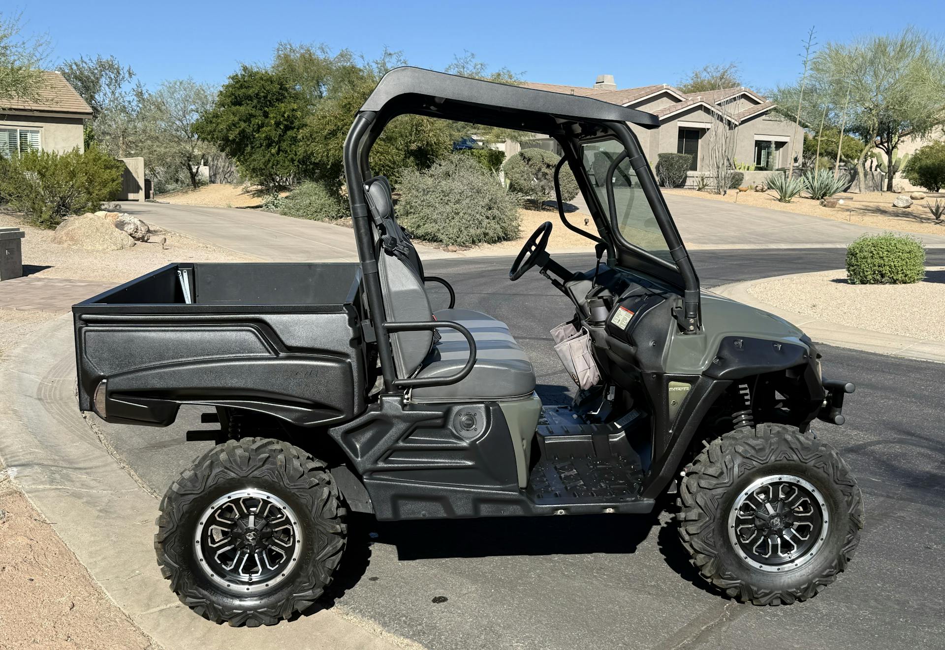 2020 Intimidator Classic EV passenger side