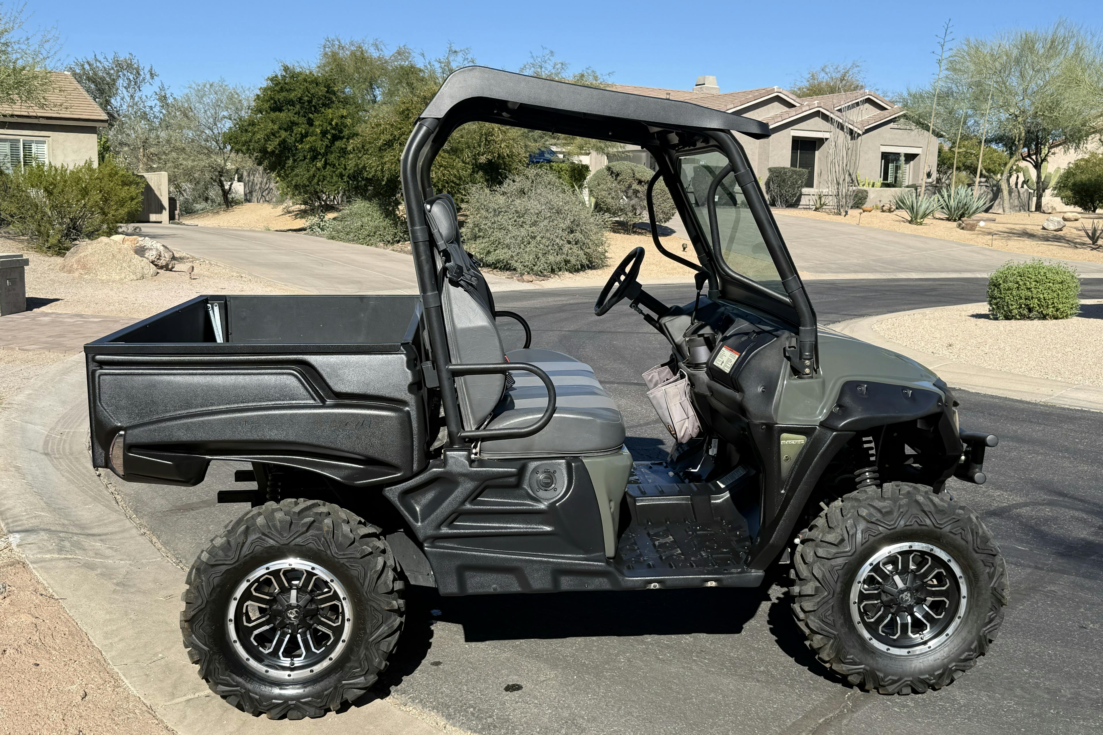 2020 Intimidator Classic EV passenger side