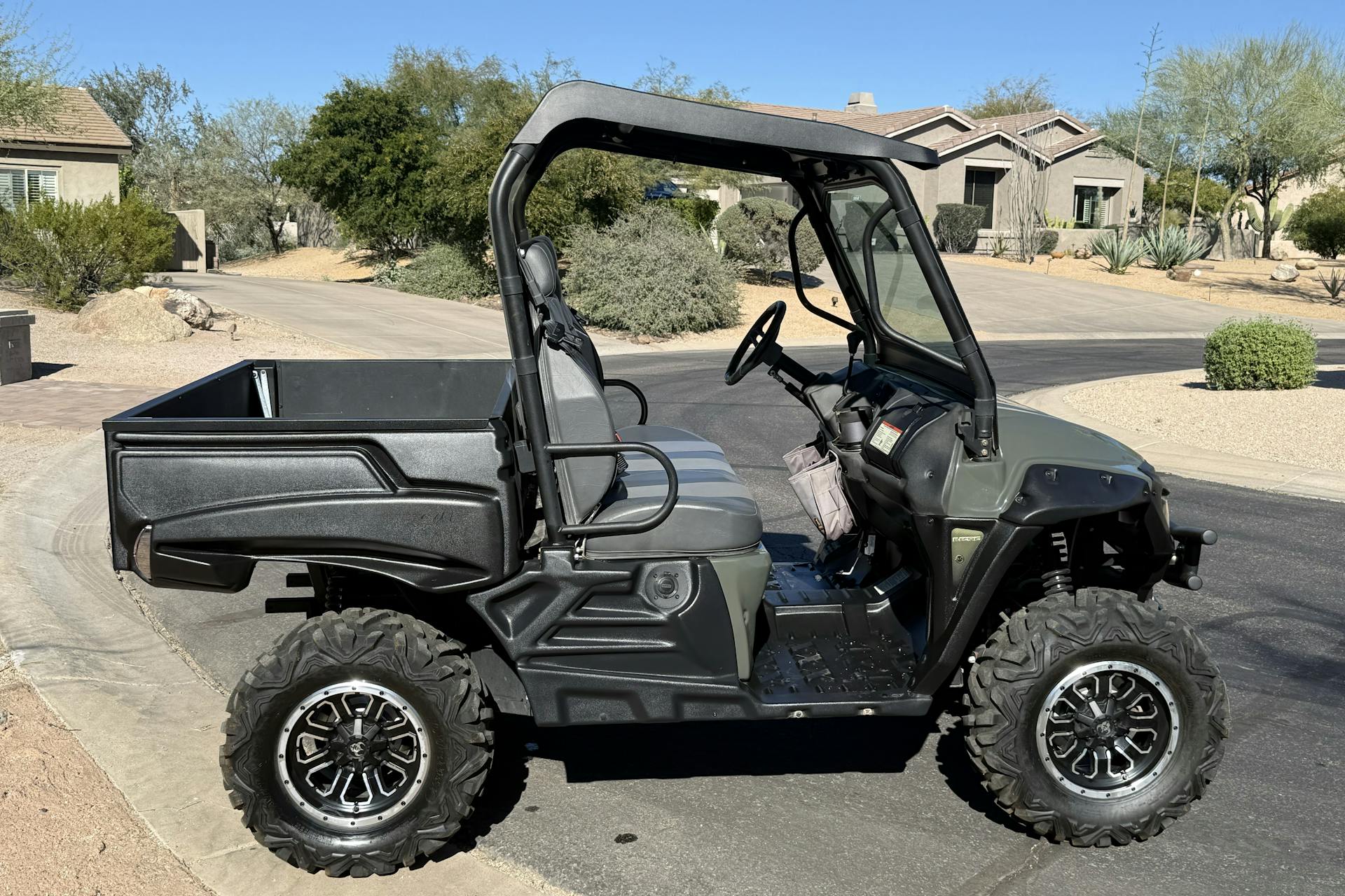 2020 Intimidator Classic EV passenger side