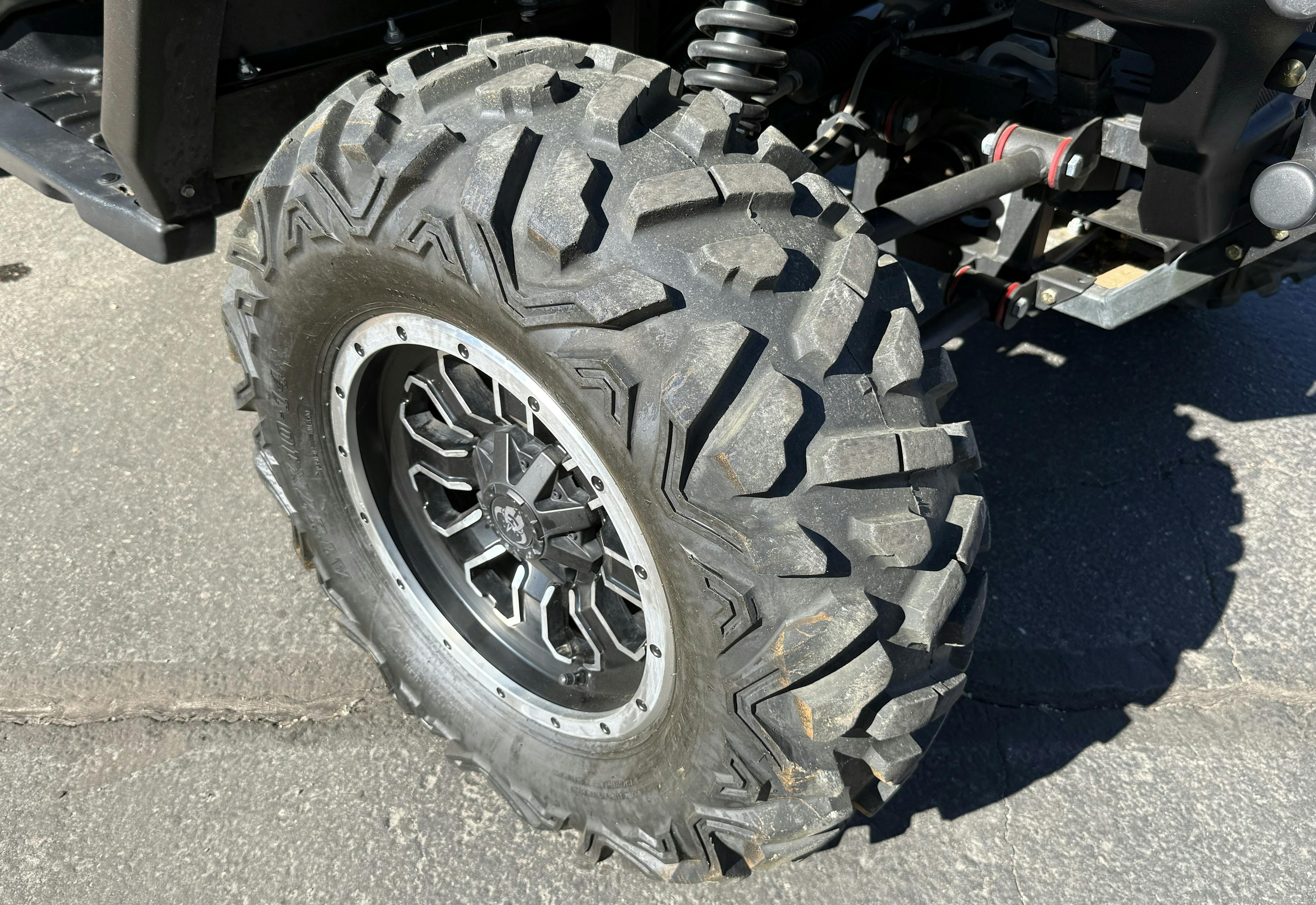 2020 Intimidator Classic EV passenger front tire