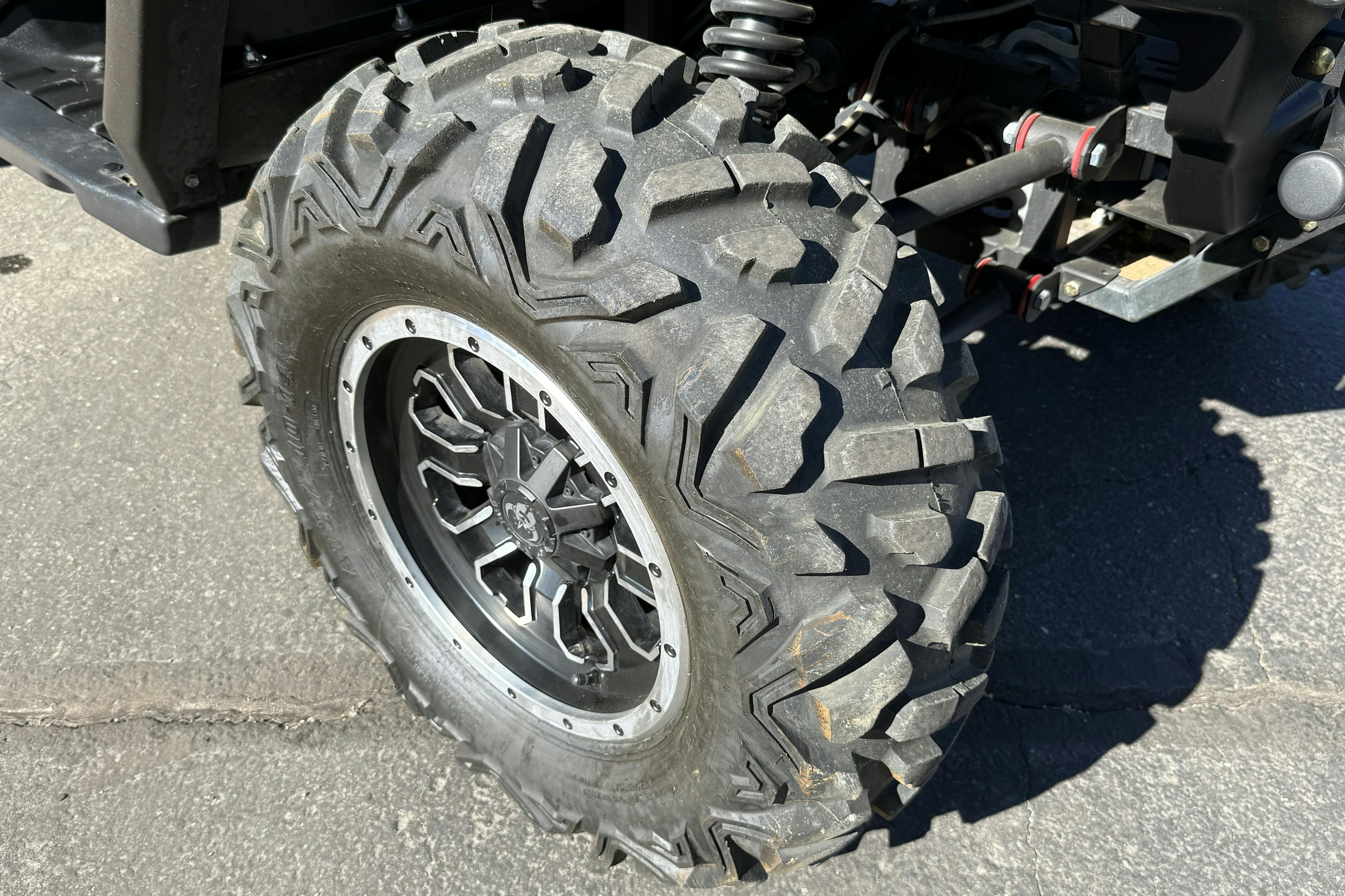 2020 Intimidator Classic EV passenger front tire