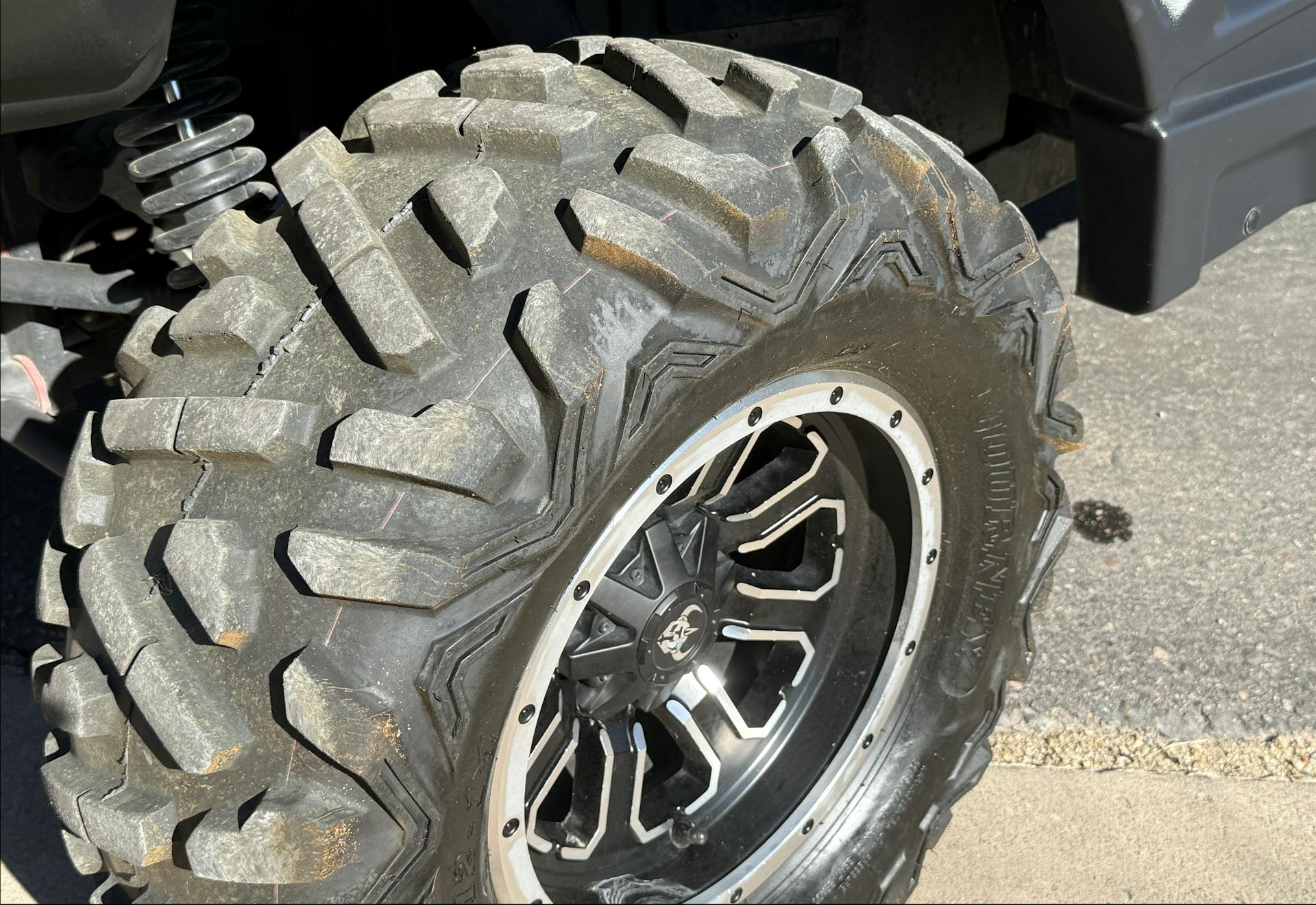 2020 Intimidator Classic EV passenger rear tire