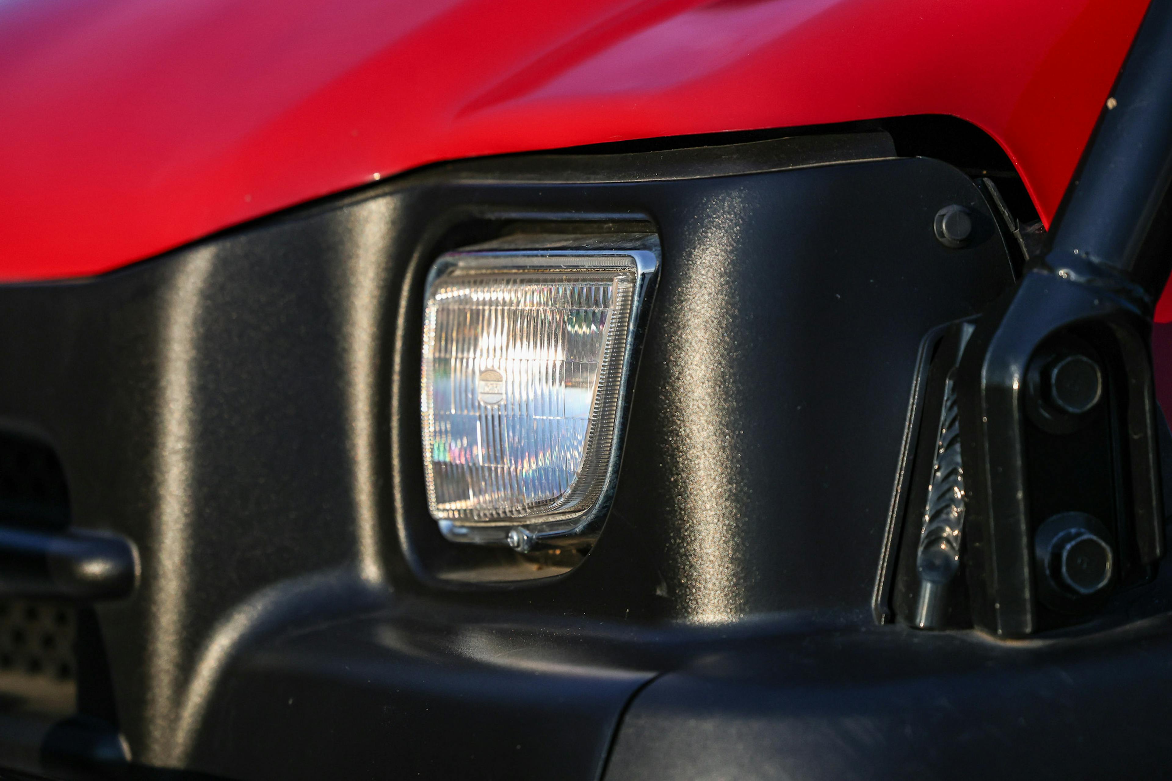 2006 Kawasaki Mule 3010 4x4 driver headlight