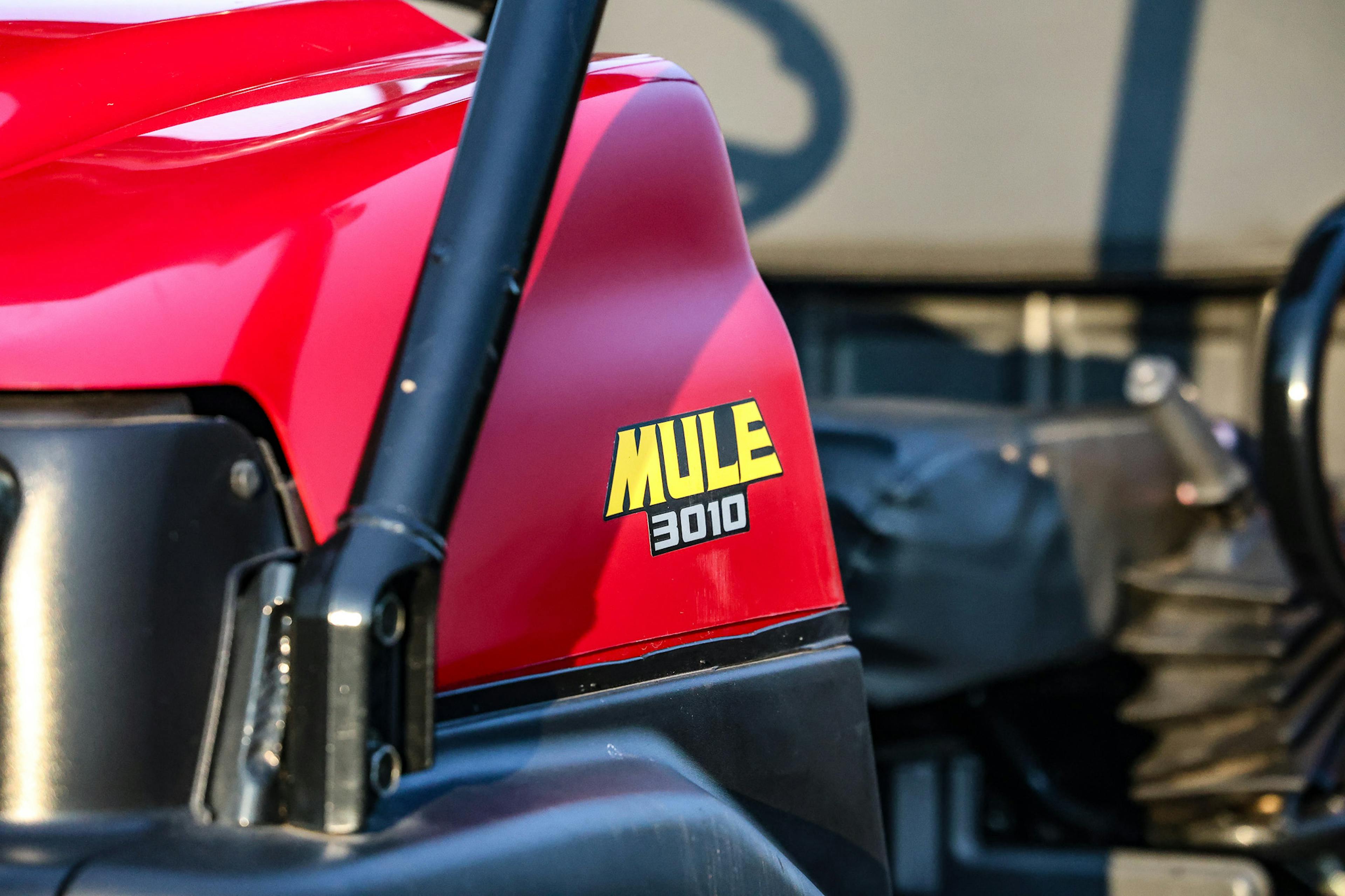 2006 Kawasaki Mule 3010 4x4 driver front fender