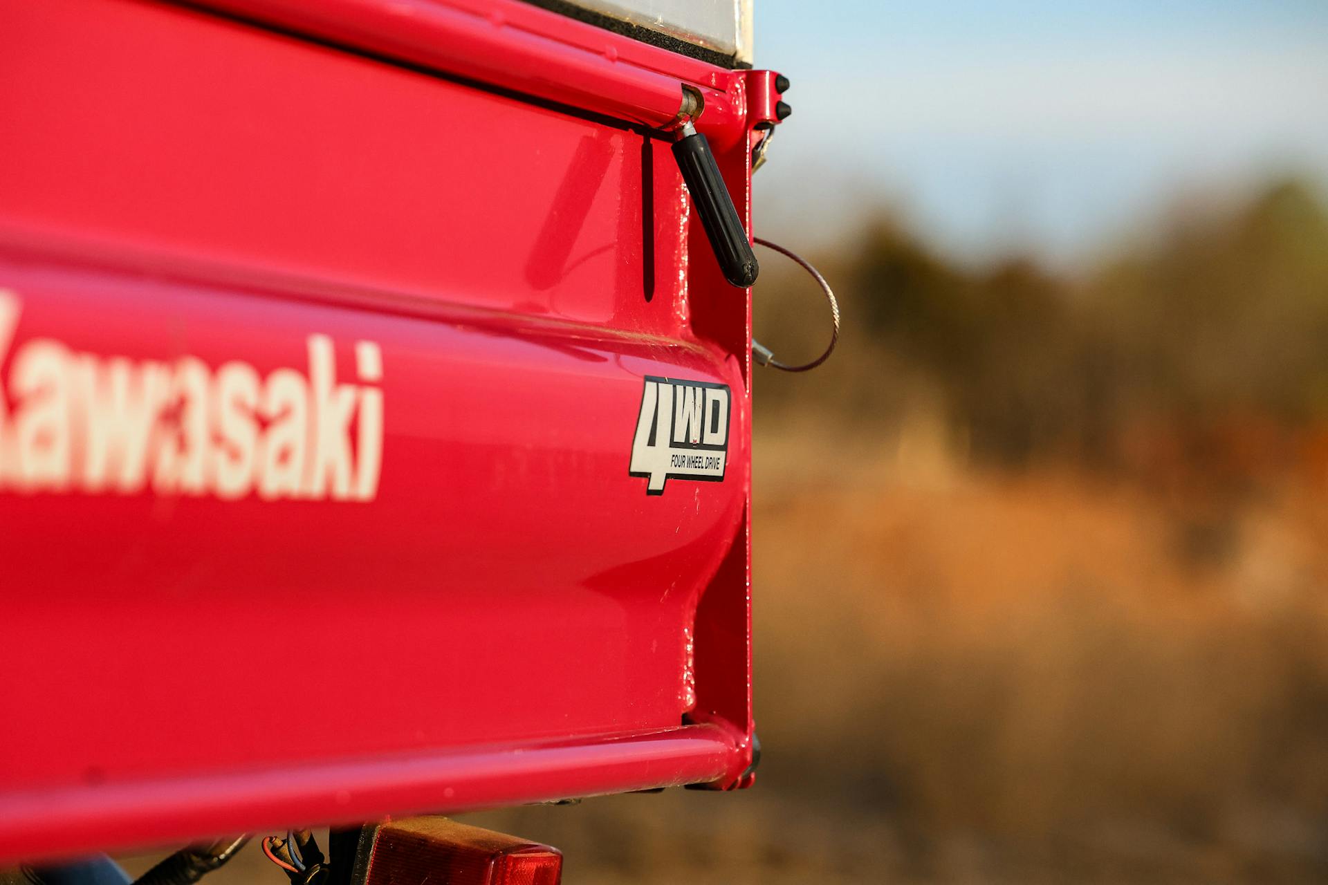 2006 Kawasaki Mule 3010 4x4 bed side