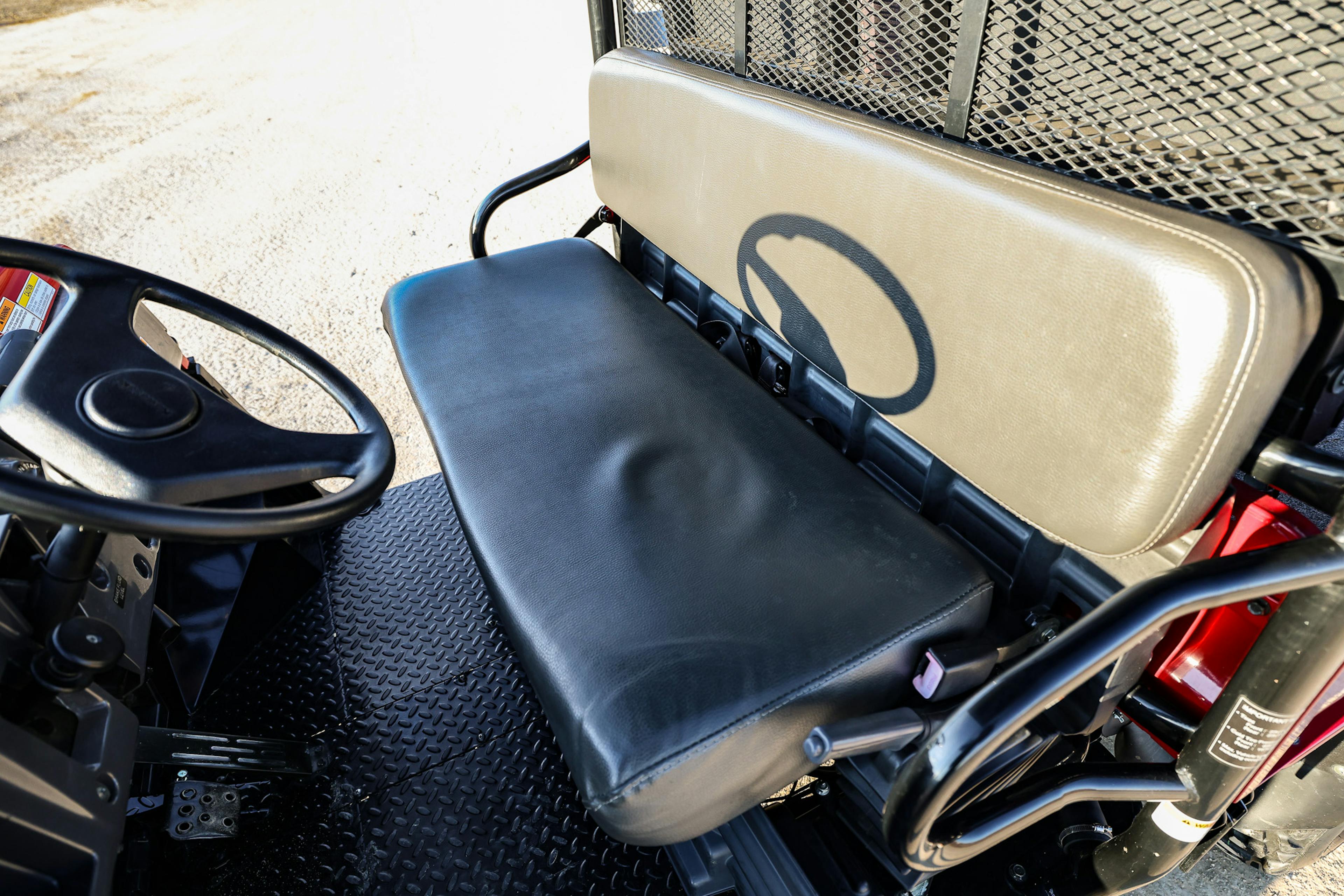 2006 Kawasaki Mule 3010 4x4 front seats