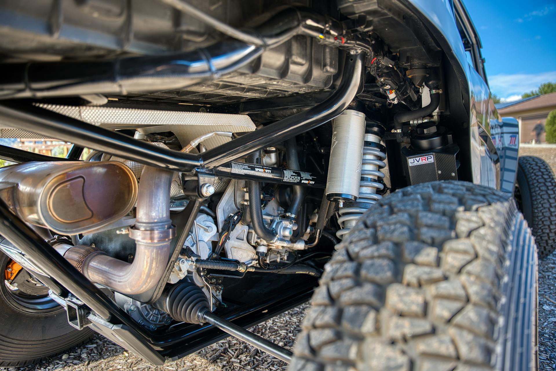 2023 Speed UTV El Jefe passenger rear shock/engine bay close