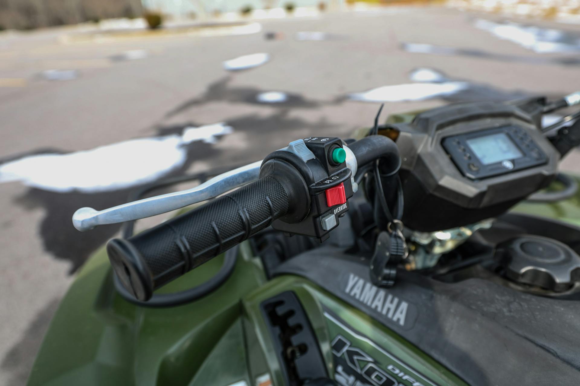 2021 Yamaha Kodiak 450 left hand bar controls