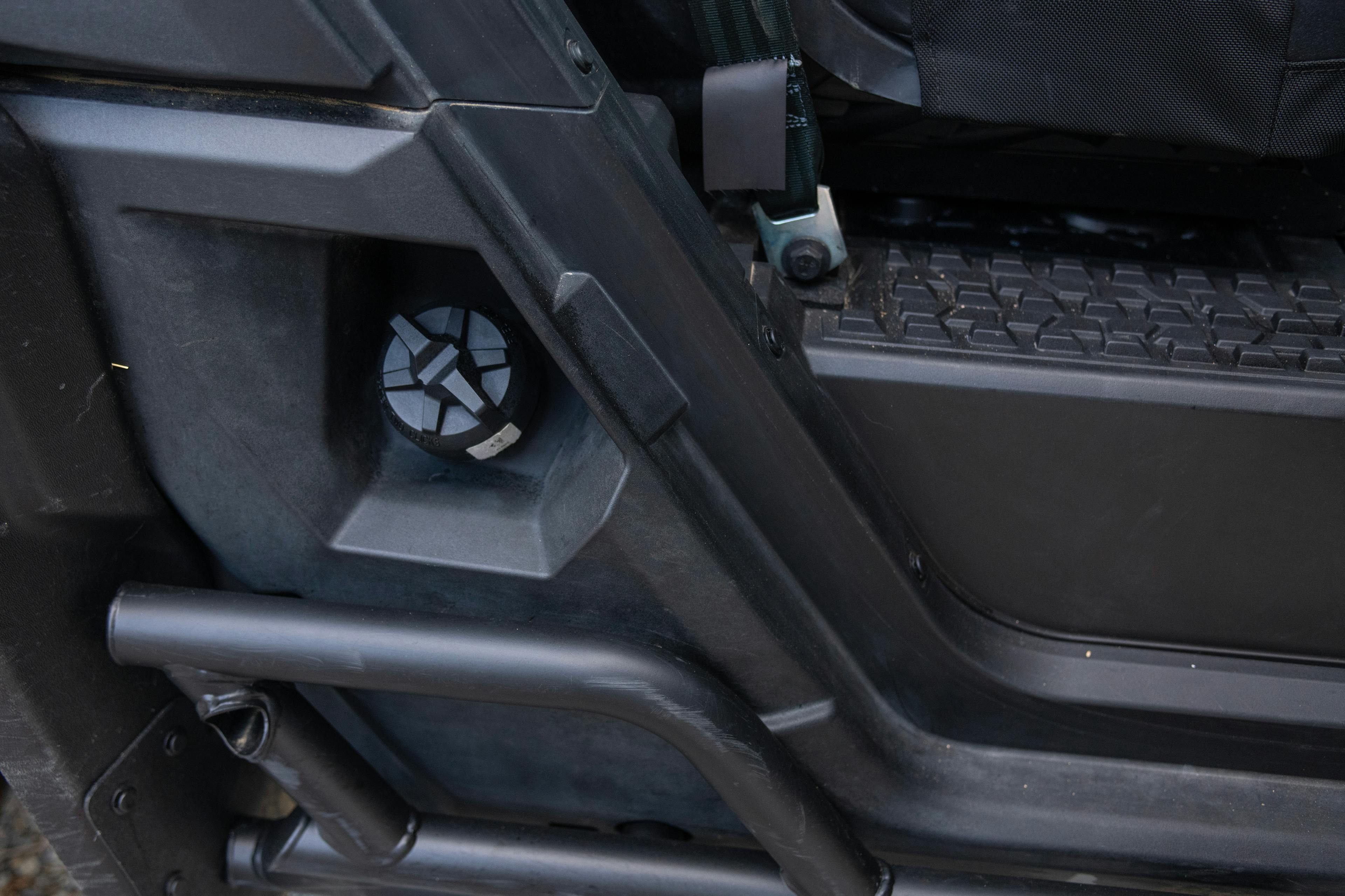 2024 Polaris Xpedition ADV Northstar  fuel filler/passenger rock slider