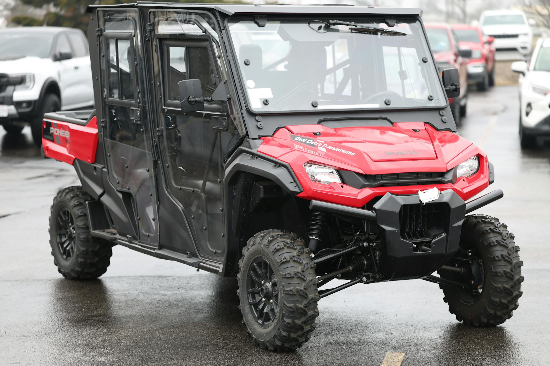 2024 Honda Pioneer 1000-6 DLX passenger front 3/4