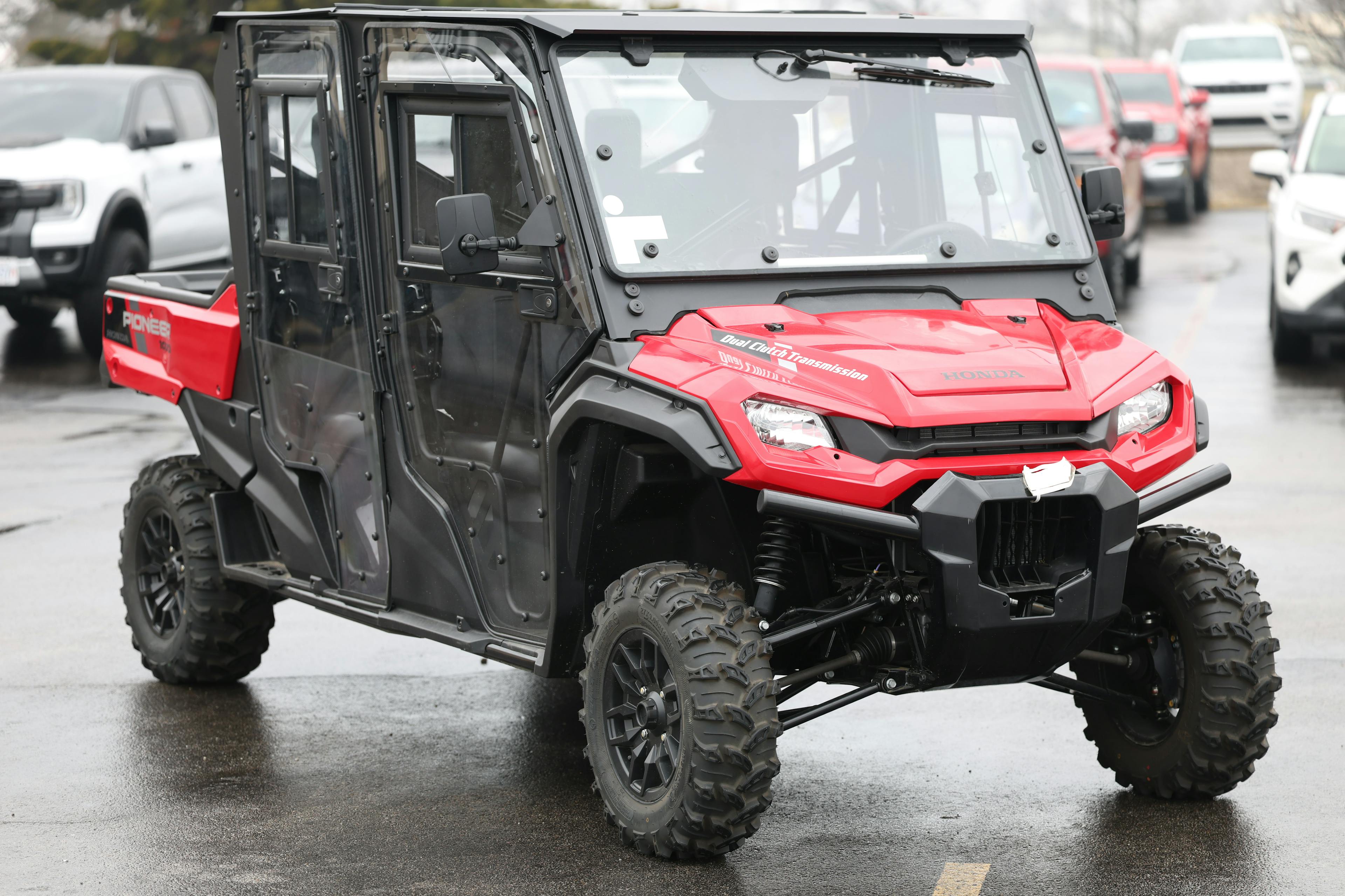 2024 Honda Pioneer 1000-6 DLX passenger front 3/4